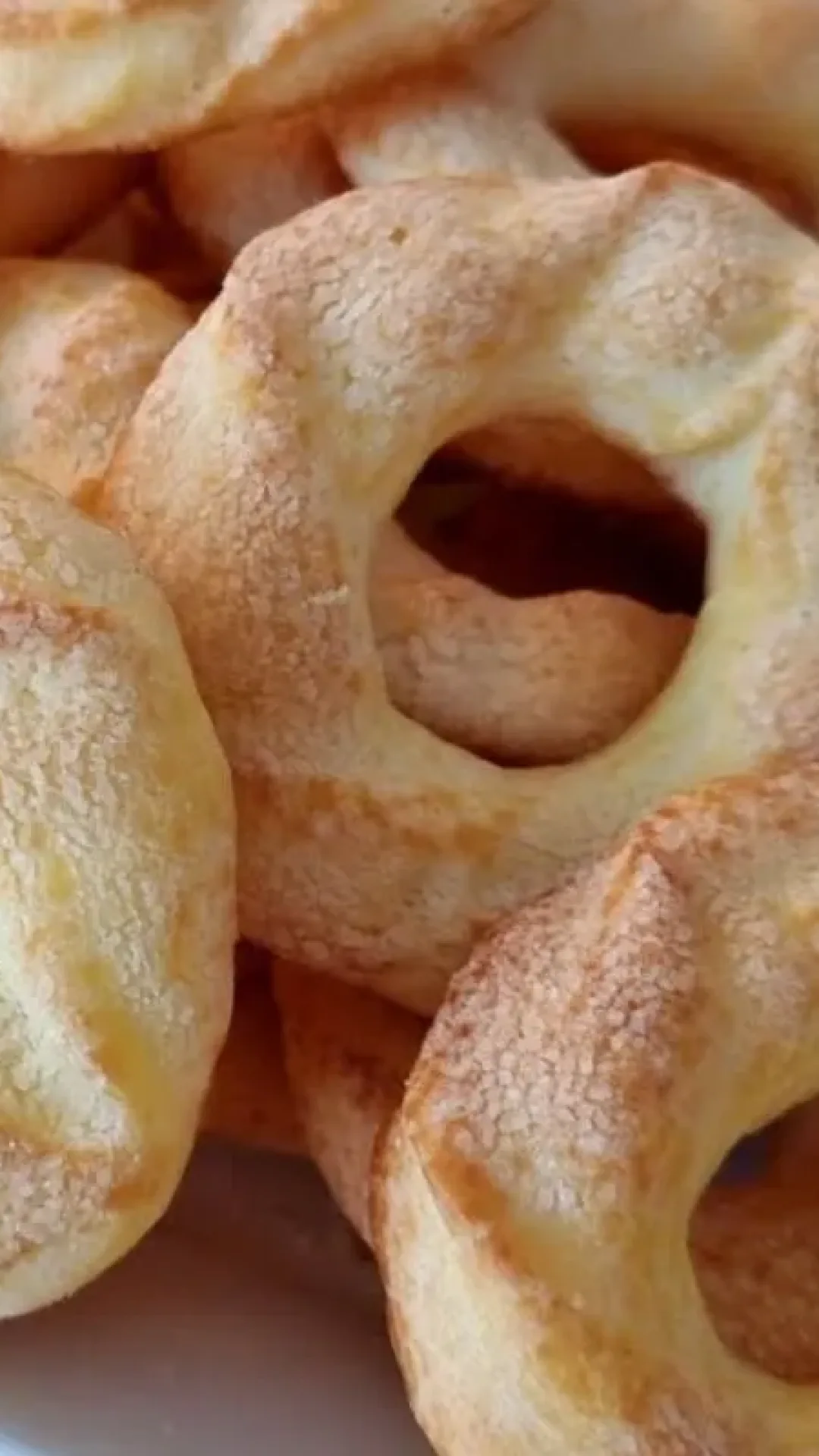 Rosquinha doce de polvilho crocante e deliciosa, perfeita para o café da manhã