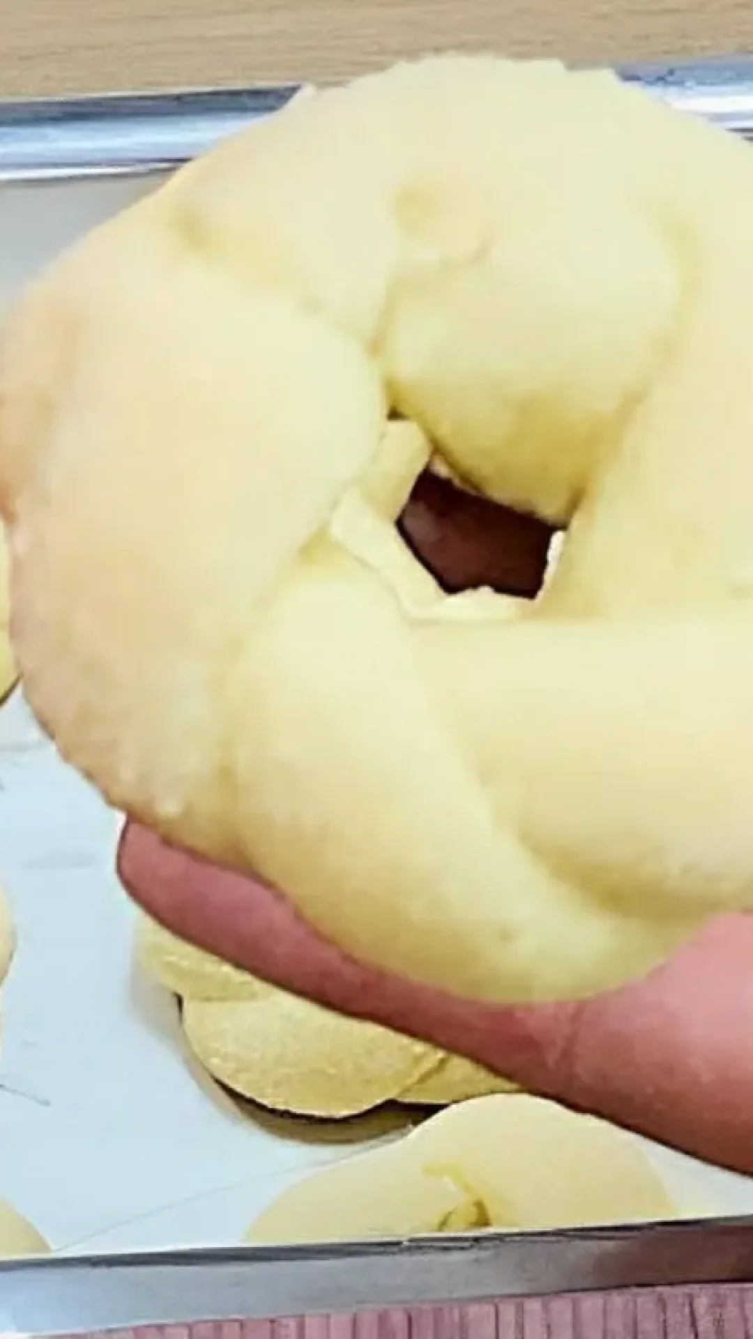 Rosquinhas de padaria açucaradas feitas com poucos ingredientes perfeitas para a hora do café
