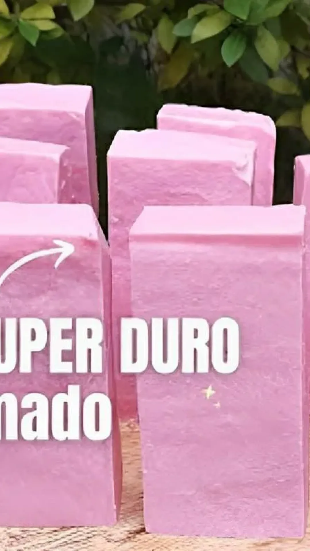 Sabão caseiro em barra para lavar roupas delicadas sem gastar muito