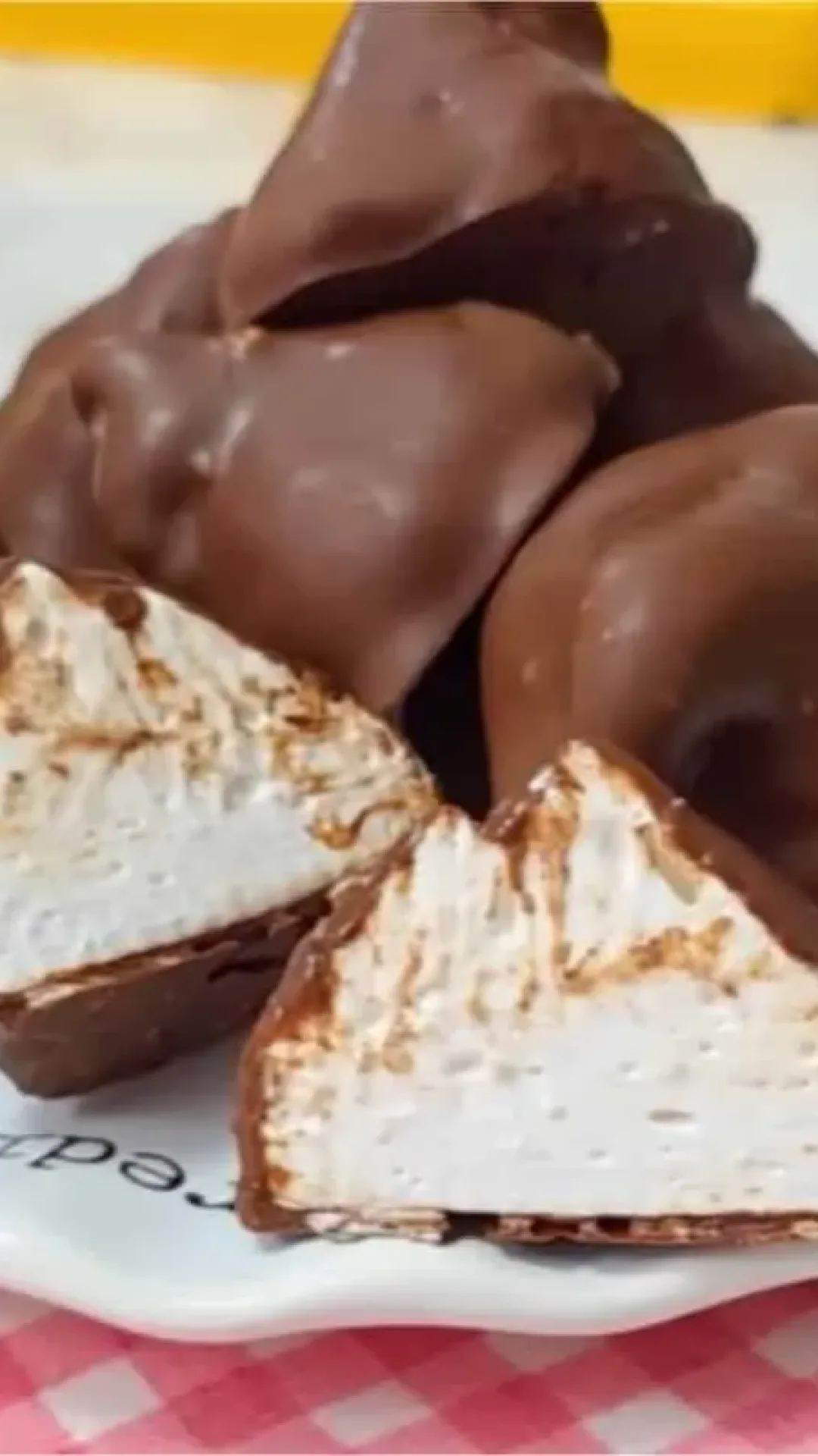 Sabia que é bem fácil fazer em casa aquele doce teta de moça que comprava na infância