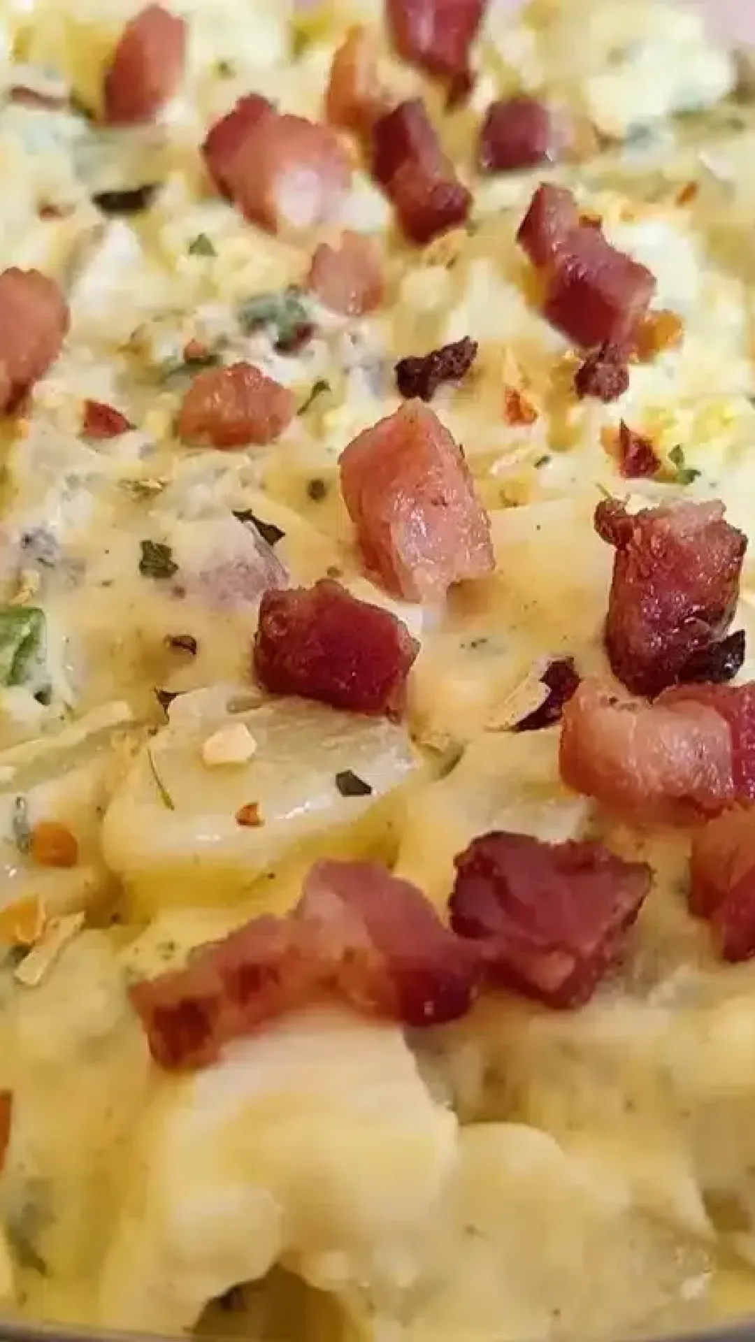 Salada de batata com bacon: você não vai querer outra salada no seu almoço