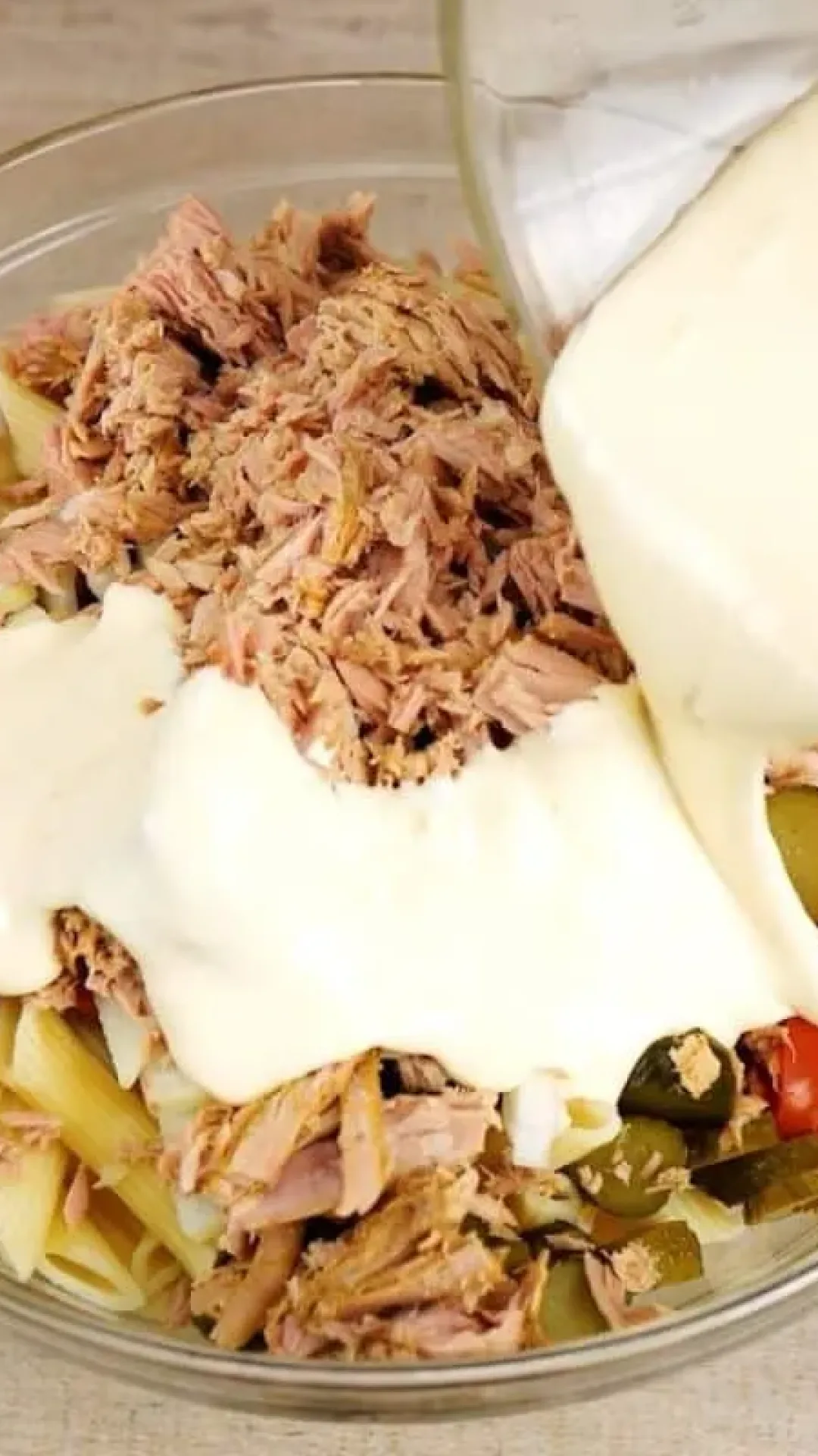 Salada de macarrão deliciosa e super fácil de preparar; você só vai querer fazer assim agora