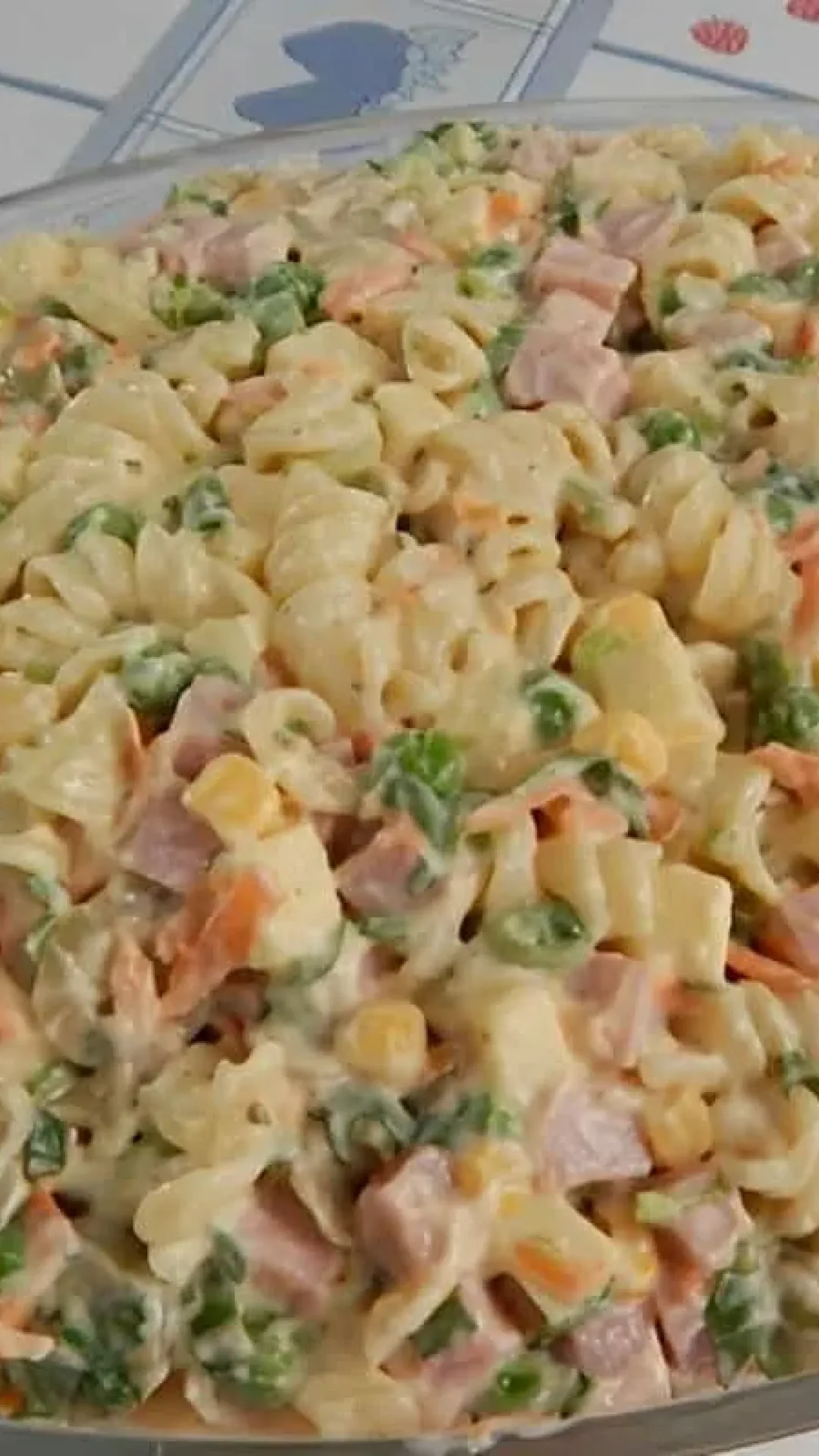 Salada de macarrão uma macarronese deliciosa para suas festas de fim de ano