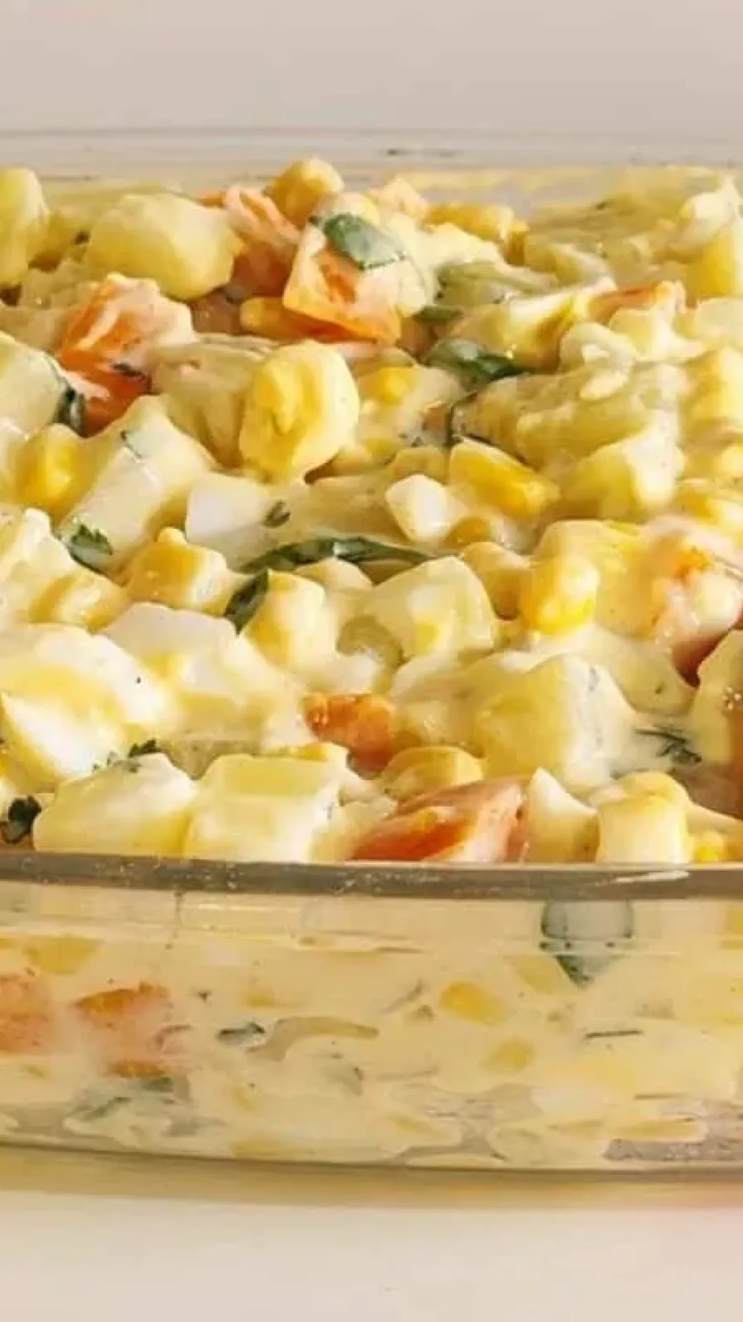 Salada de maionese simples e muito gostosa, com aquele tempero especial que todos adoram