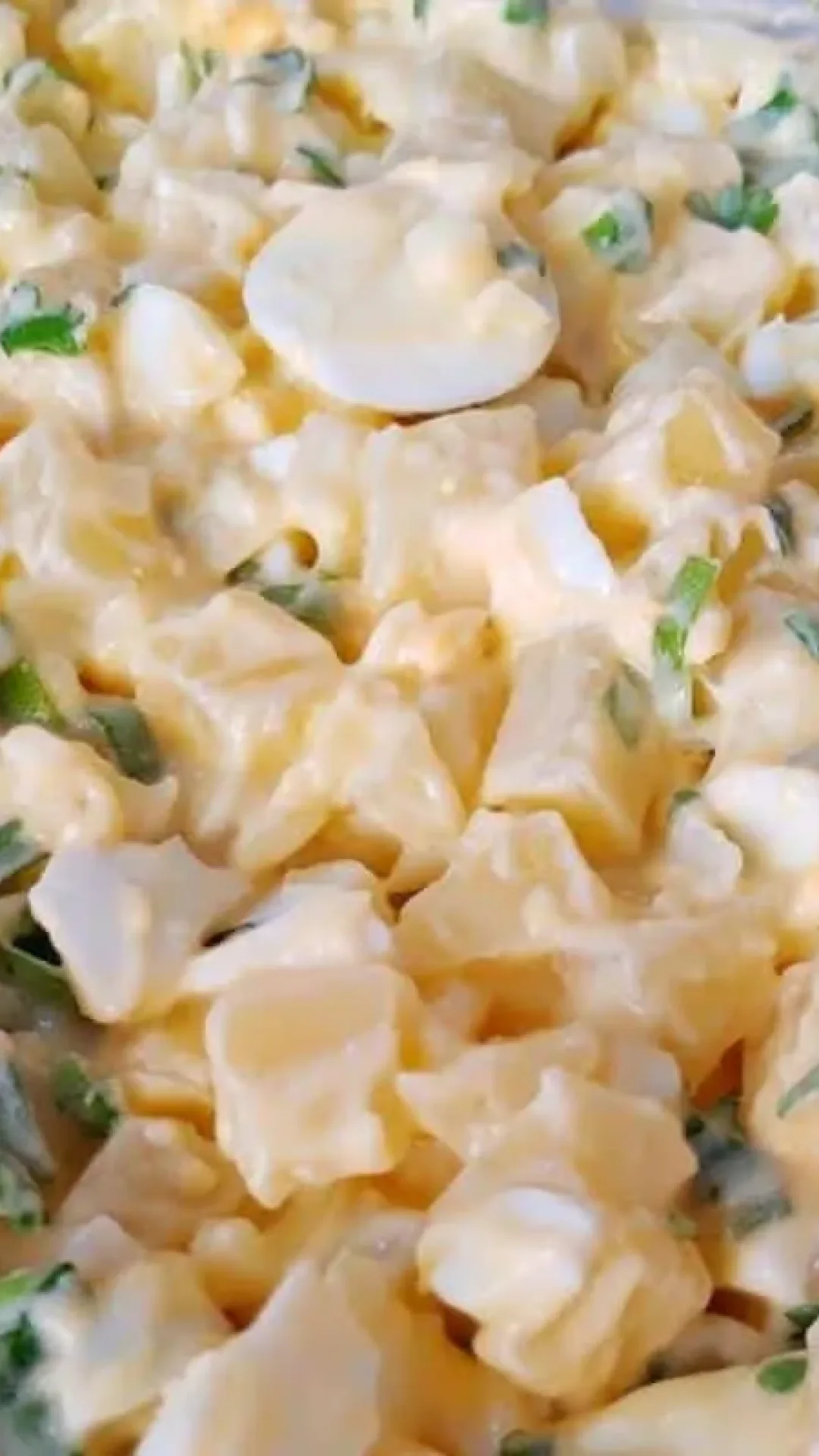 Salada de ovo com batata muito cremosa para acompanhar seu almoço de ano novo