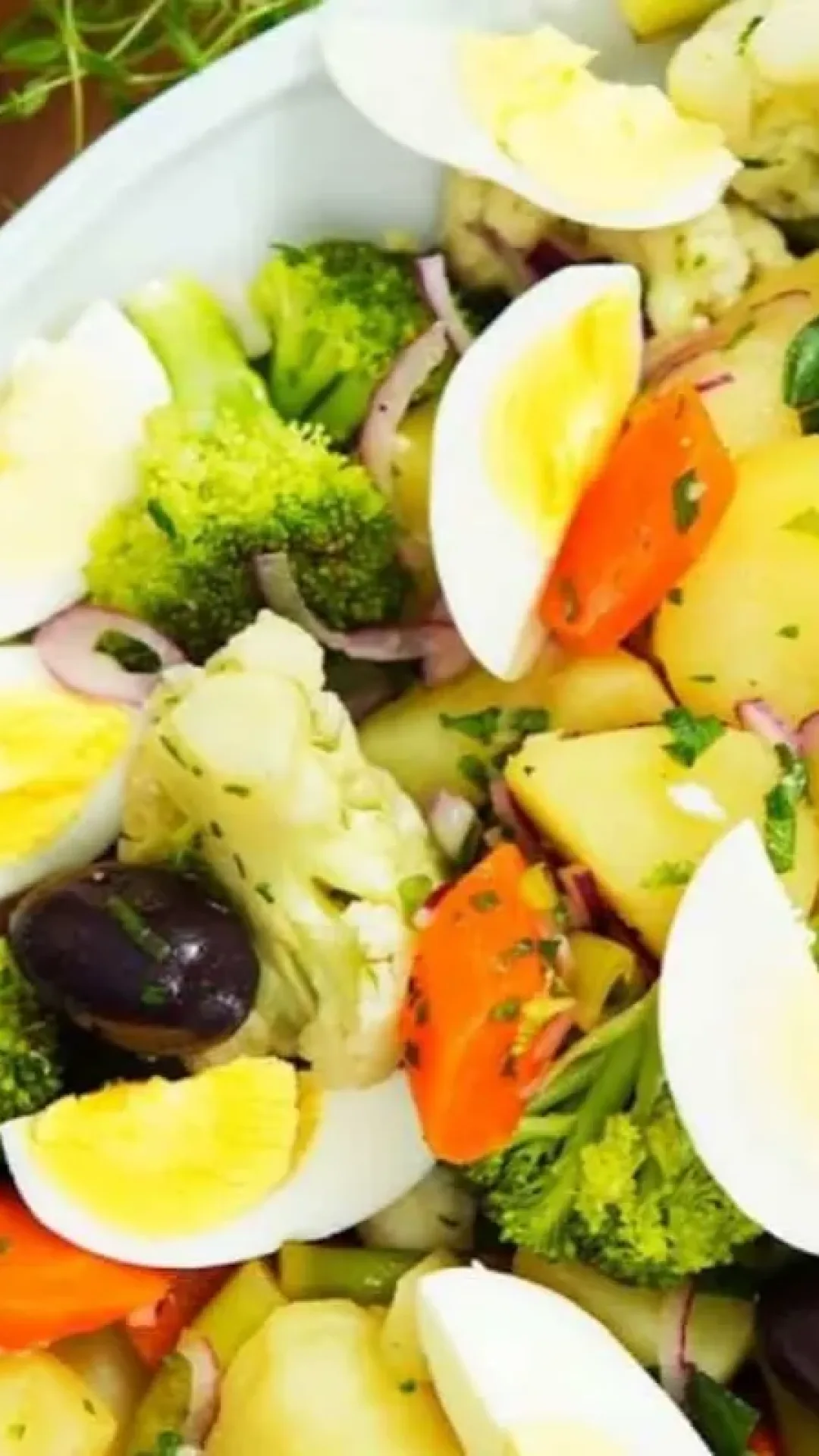Salada mista leve e refrescante para acompanhar o almoço de qualquer dia da semana