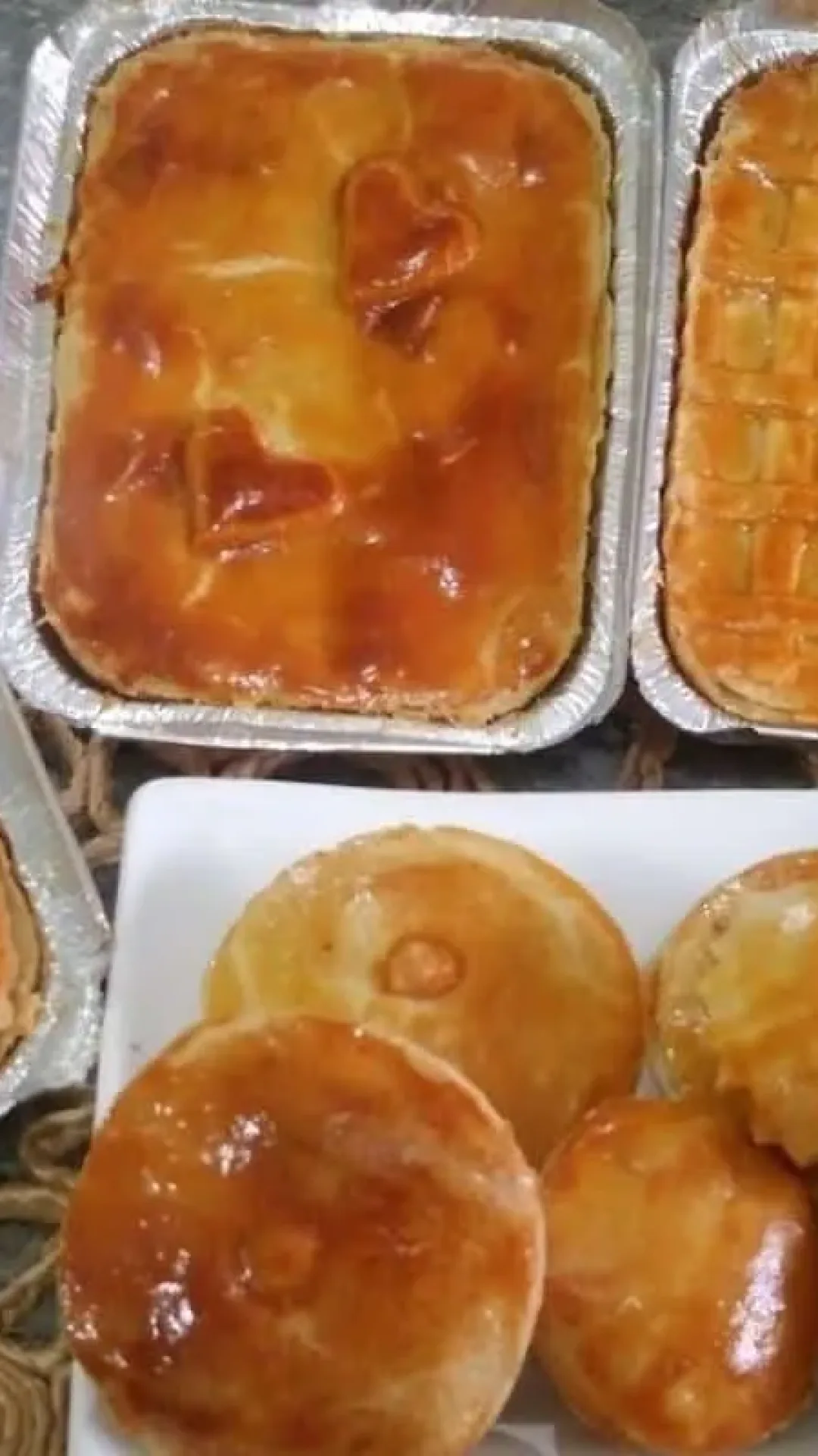 Salgadeira profissional ensina o segredo para fazer a massa de empadão perfeita
