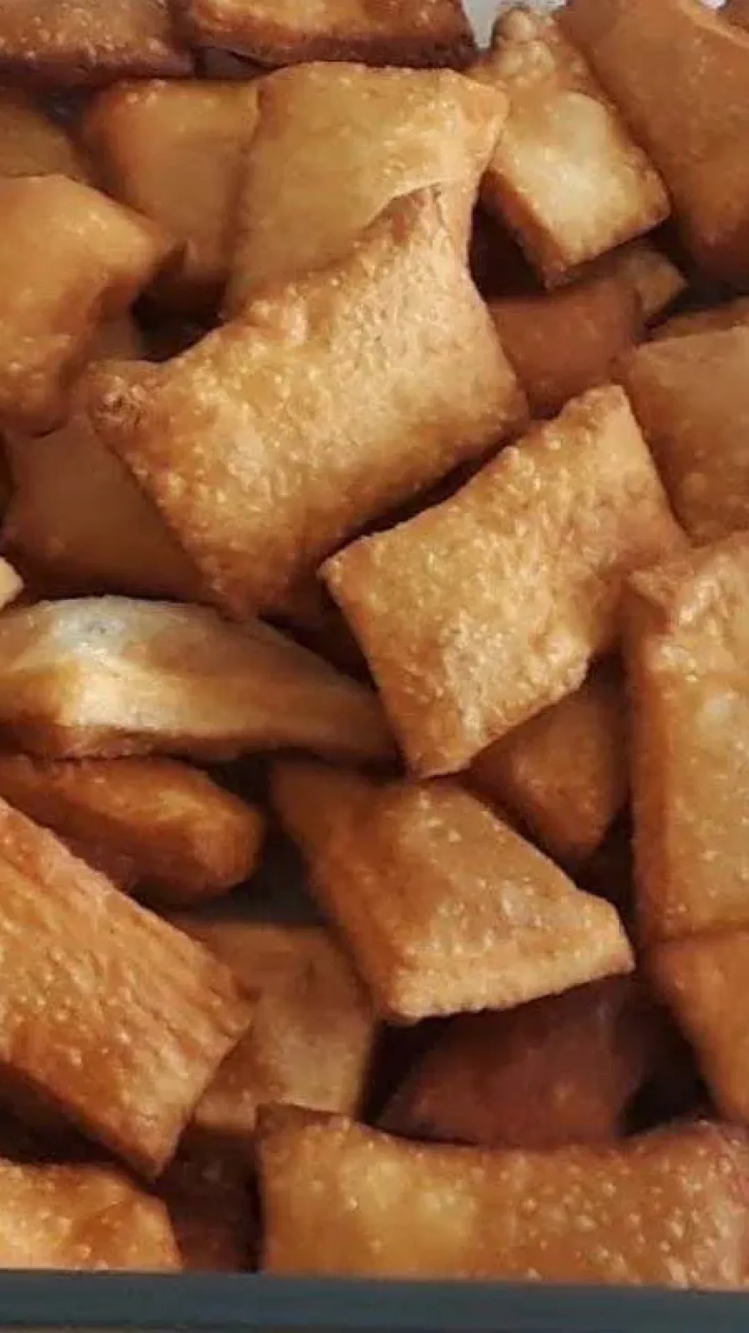 Salgadinho frito crocante bem fácil de fazer usando apenas 3 ingredientes bem simples