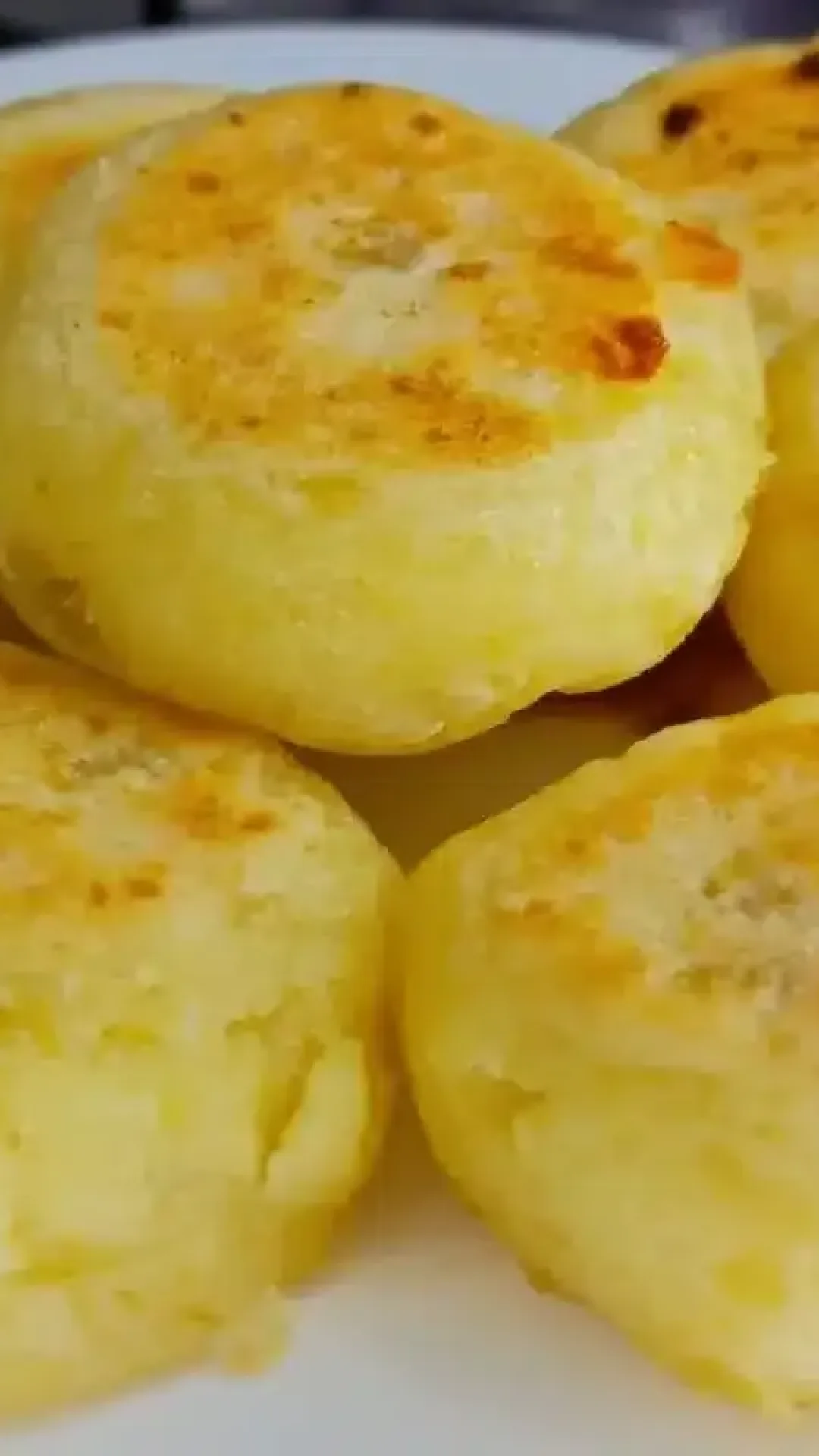 Salgado de frigideira saboroso feito sem farinha de trigo, para você preparar em poucos minutos