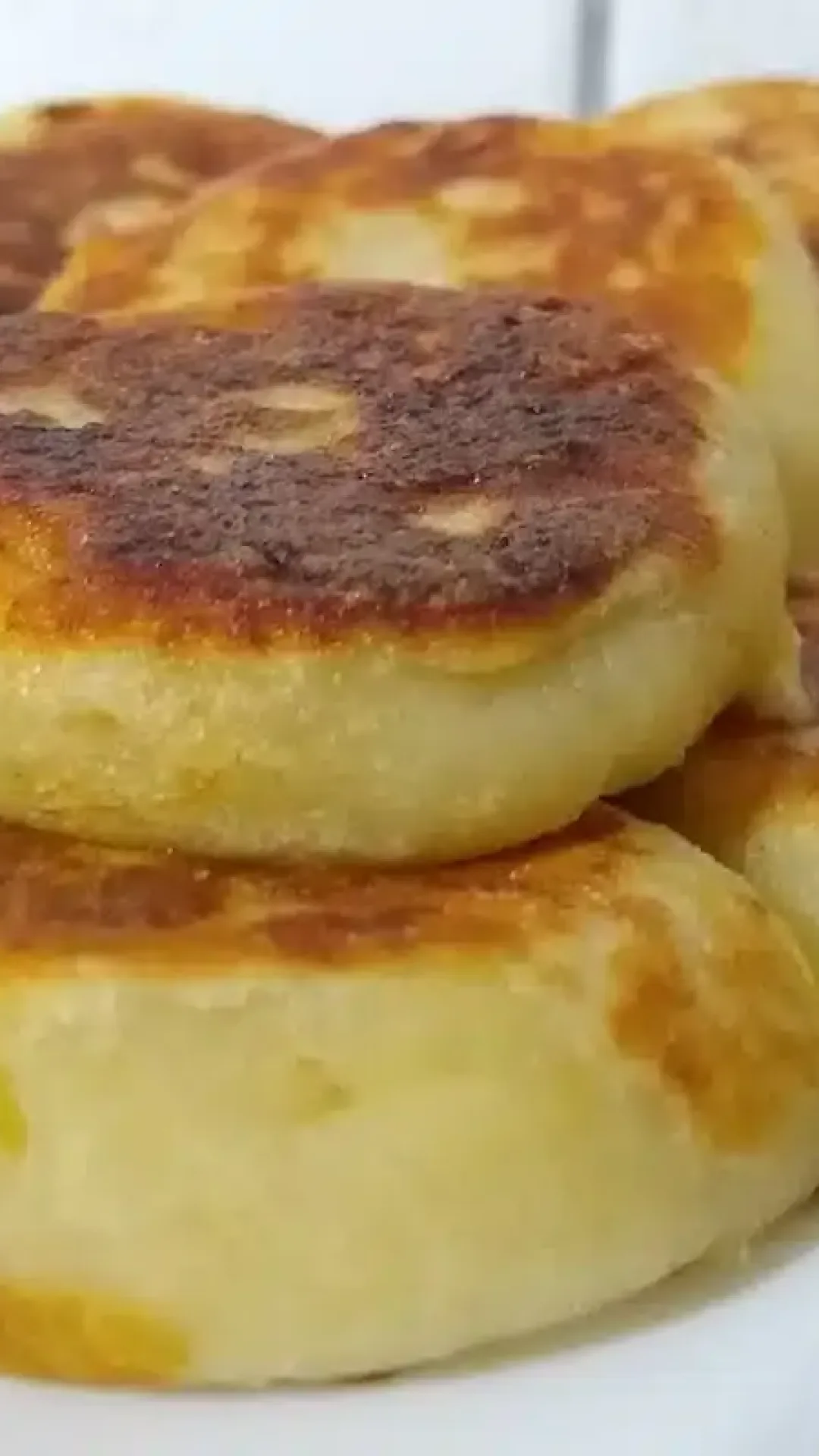 Salgado de minuto delicioso e sem fritura que precisa só de 3 ingredientes
