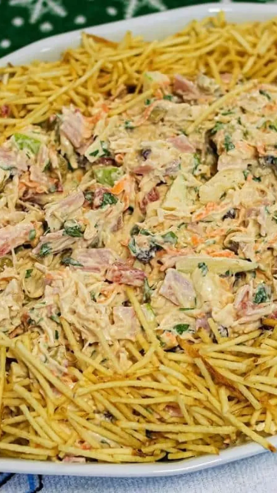 Salpicão de frango com batata palha para acompanhar seu churrasco de domingo