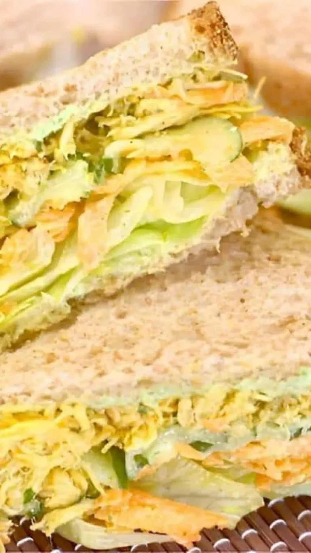 Sanduíche natural de frango um lanche nutritivo delicioso e muito fácil de preparar