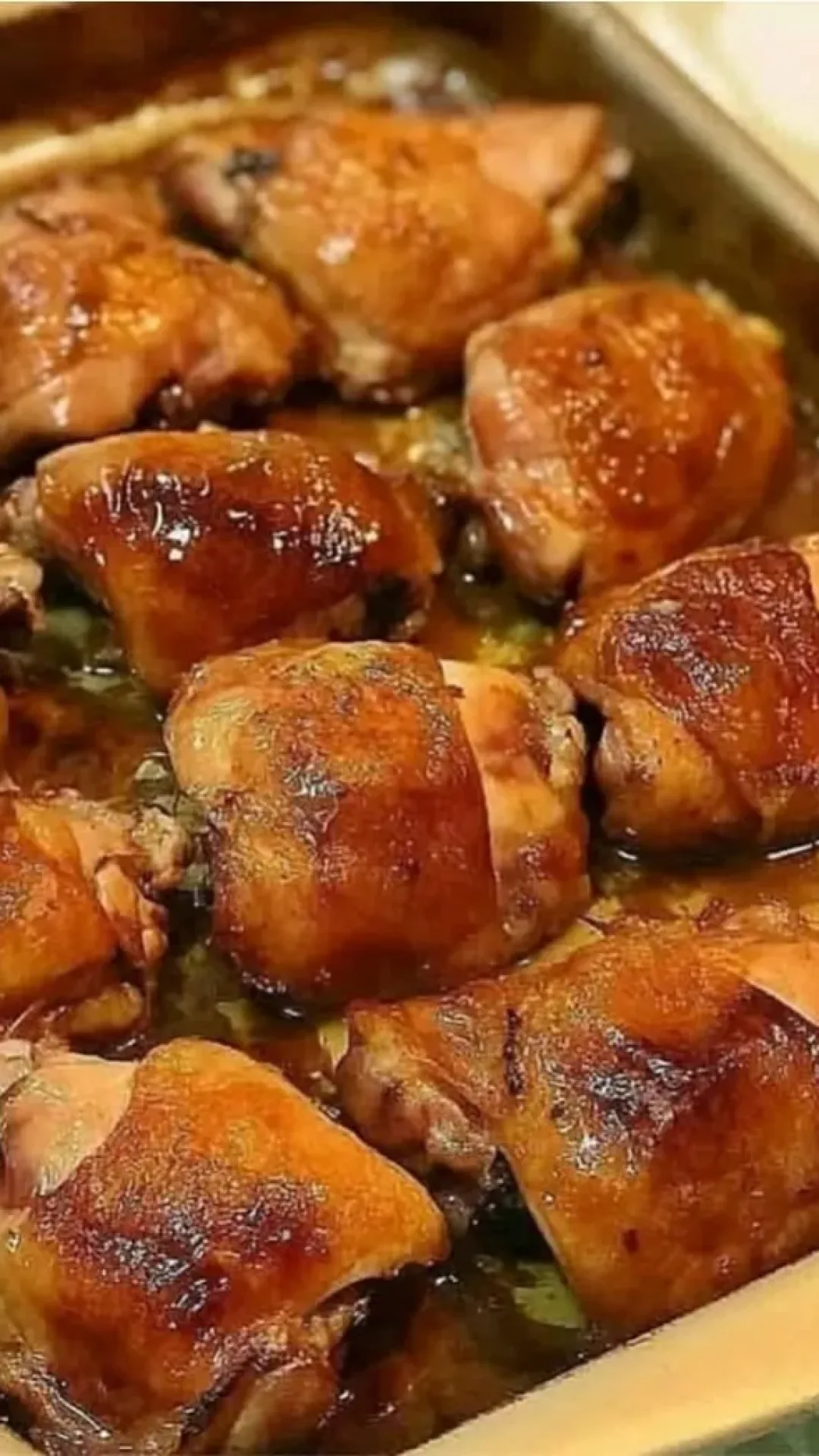 Sobrecoxa assada com tempero caipira deliciosa, macia e muito fácil de fazer