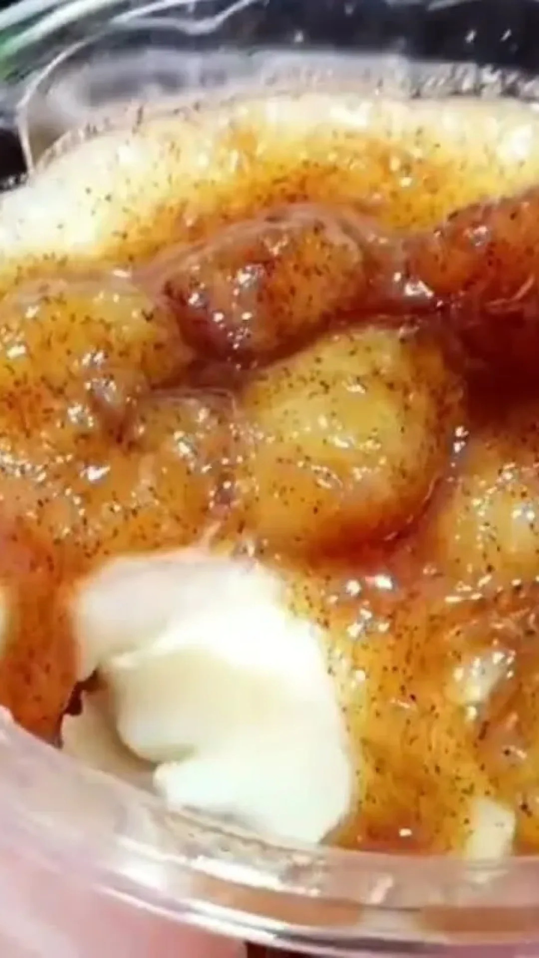 Sobremesa de banana deliciosa e muito fácil de fazer na travessa, para servir geladinha ou vender