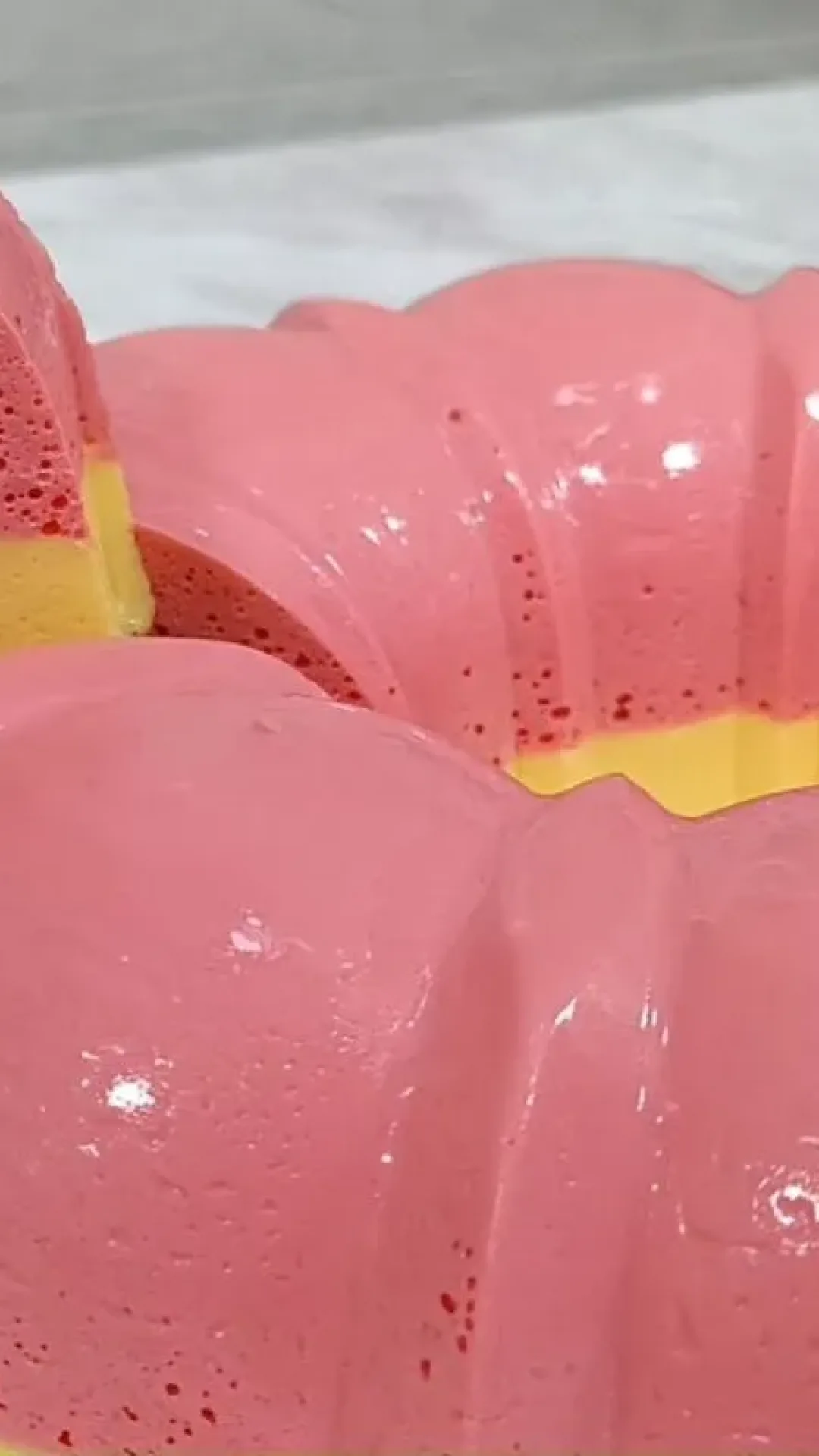 Sobremesa de gelatina refrescante e prática para refrescar o calorão