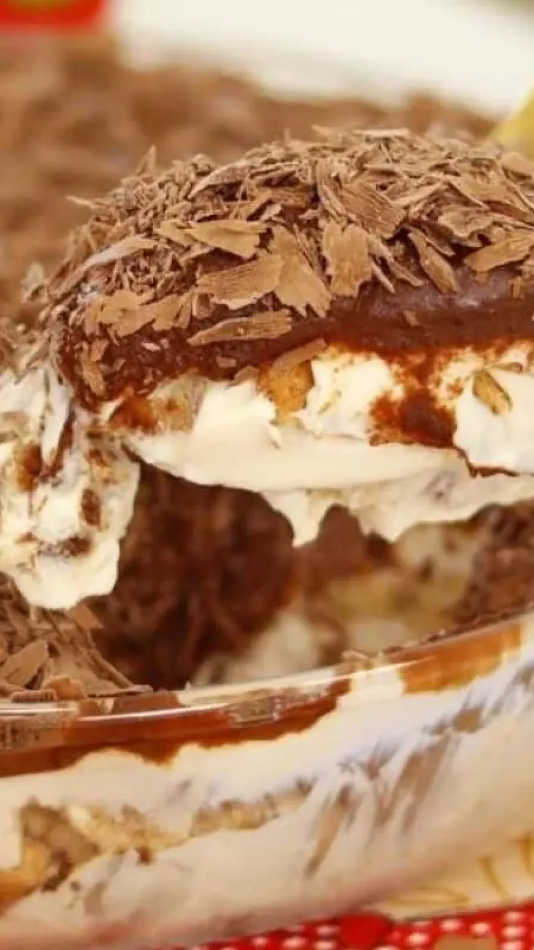 Sobremesa prática, um doce maravilhoso e rápido com poucos ingredientes, para servir em qualquer ocasião