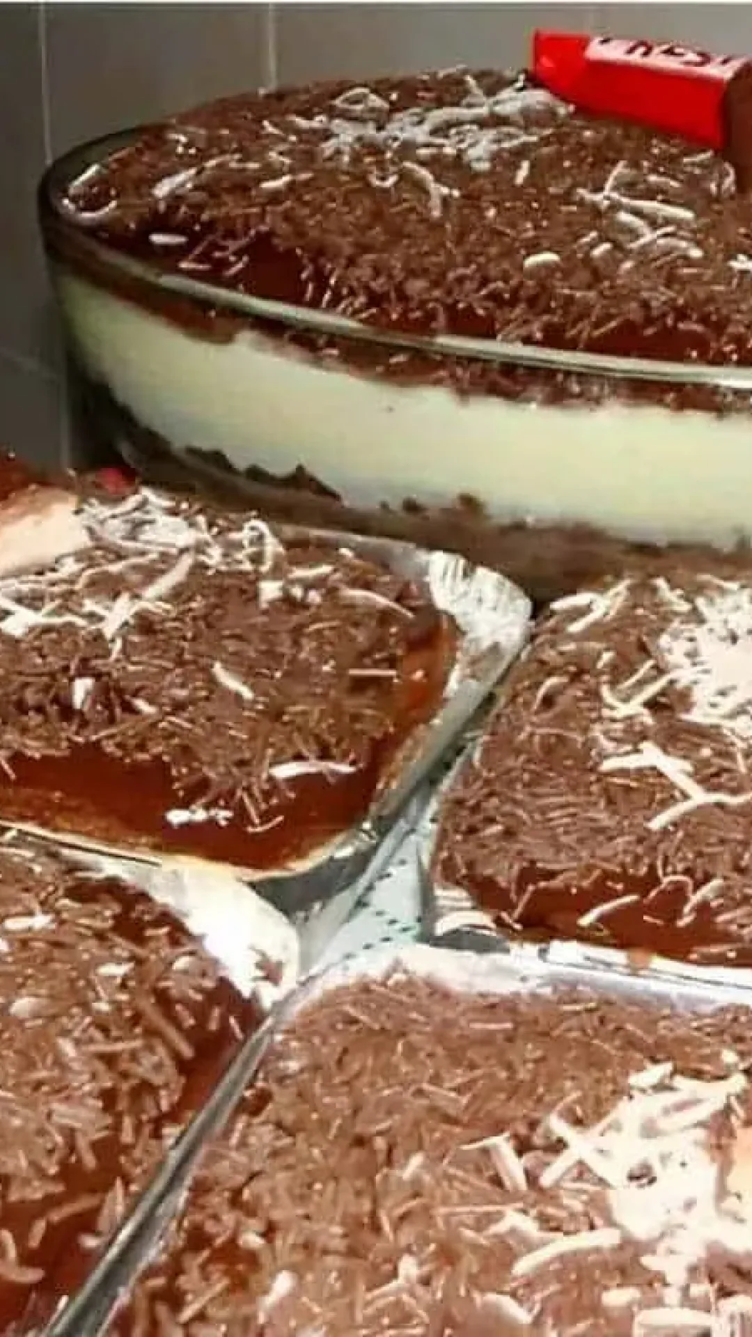 Sobremesa prestígio: a travessa de coco cremoso com ganache de chocolate que não pode faltar na sua ceia de Natal.