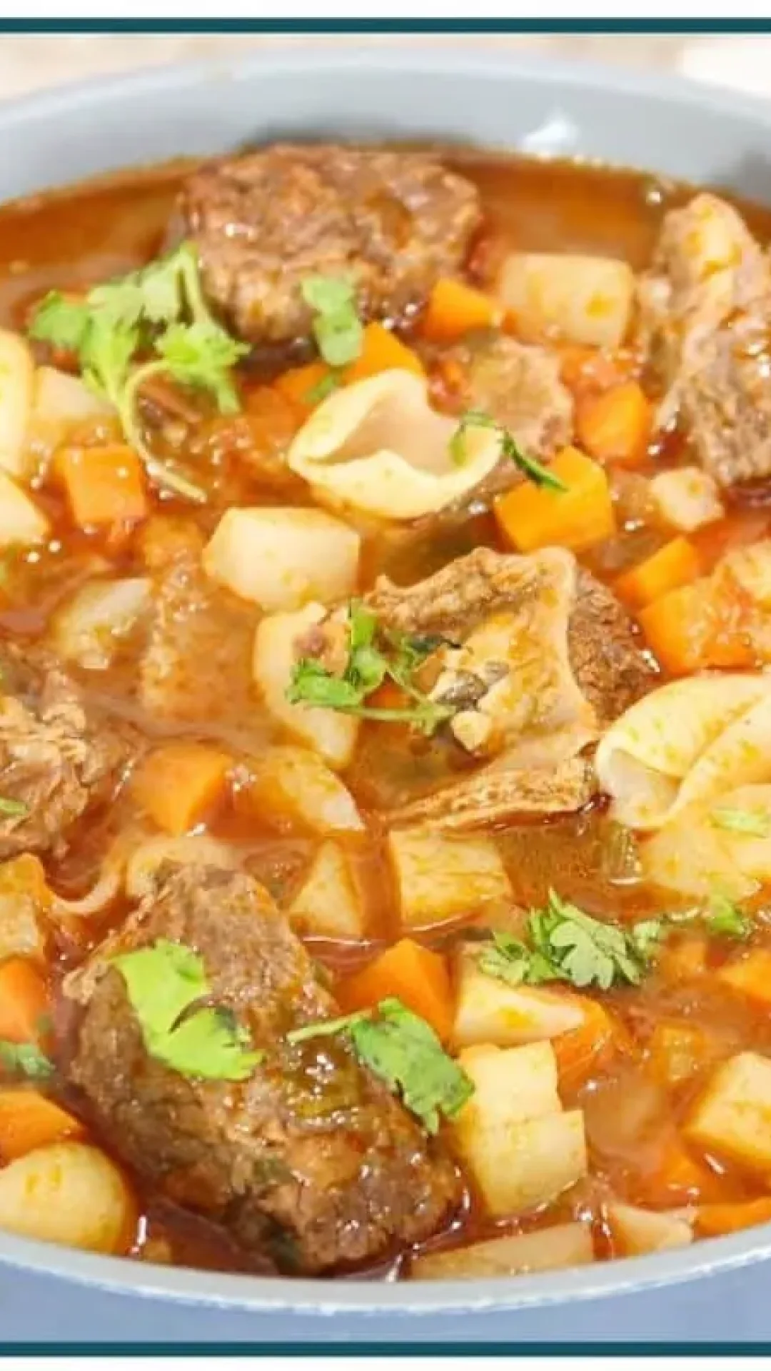 Sopa de carne, uma receita super fácil e nutritiva que fica muito saborosa e é perfeita para o jantar