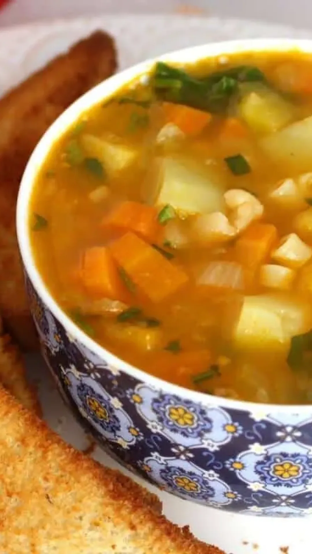 Sopa de legumes italiana: receitinha de vó para você saborear no jantar