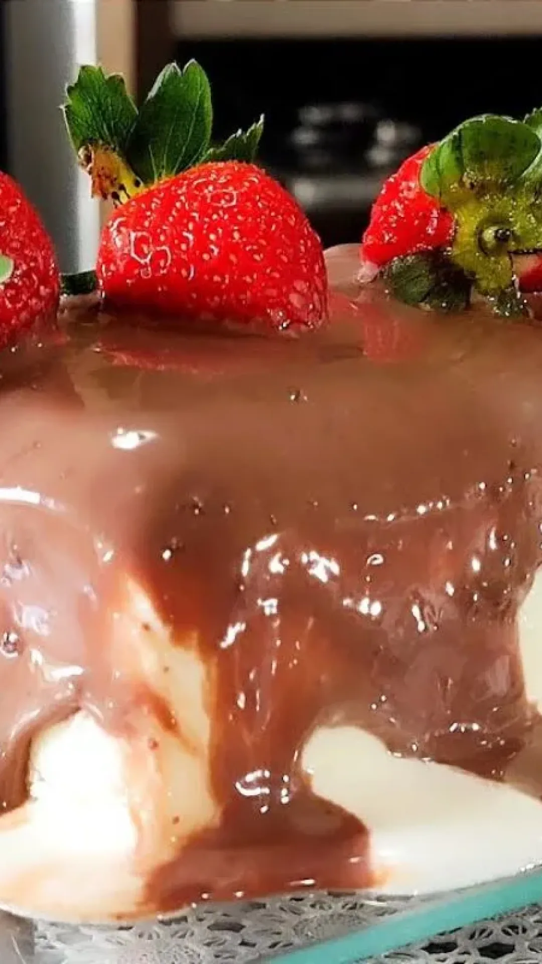 Sorvetão cremoso e muito refrescante para você preparar nos dias de calor e servir uma sobremesa que agrada adultos e crianças