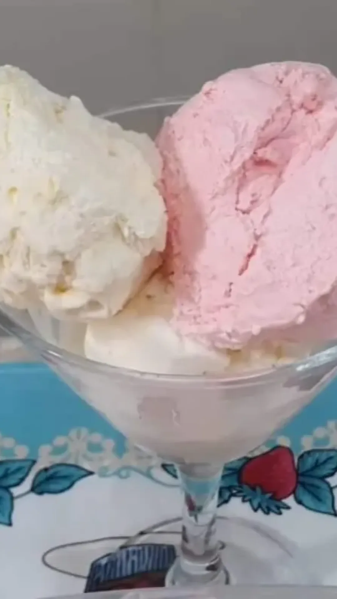 Sorvete caseiro com tang super cremoso feito com ingredientes que você tem em casa