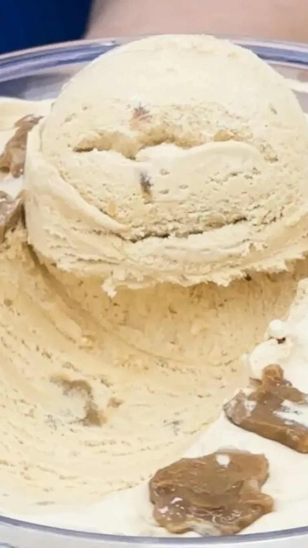 Sorvete de doce de leite com 2 ingredientes, o mais fácil e cremoso que você já comeu