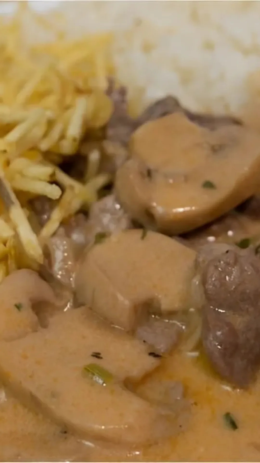 Strogonoff de carne fácil e rápido um prato perfeito para qualquer dia da semana