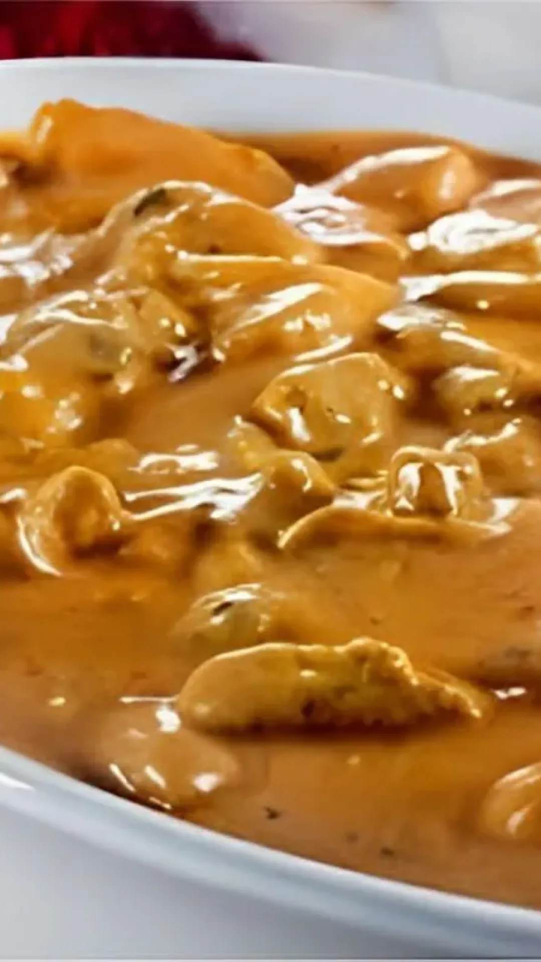 Strogonoff de carne fácil e sem frescuras perfeito para servir no almoço ou jantar