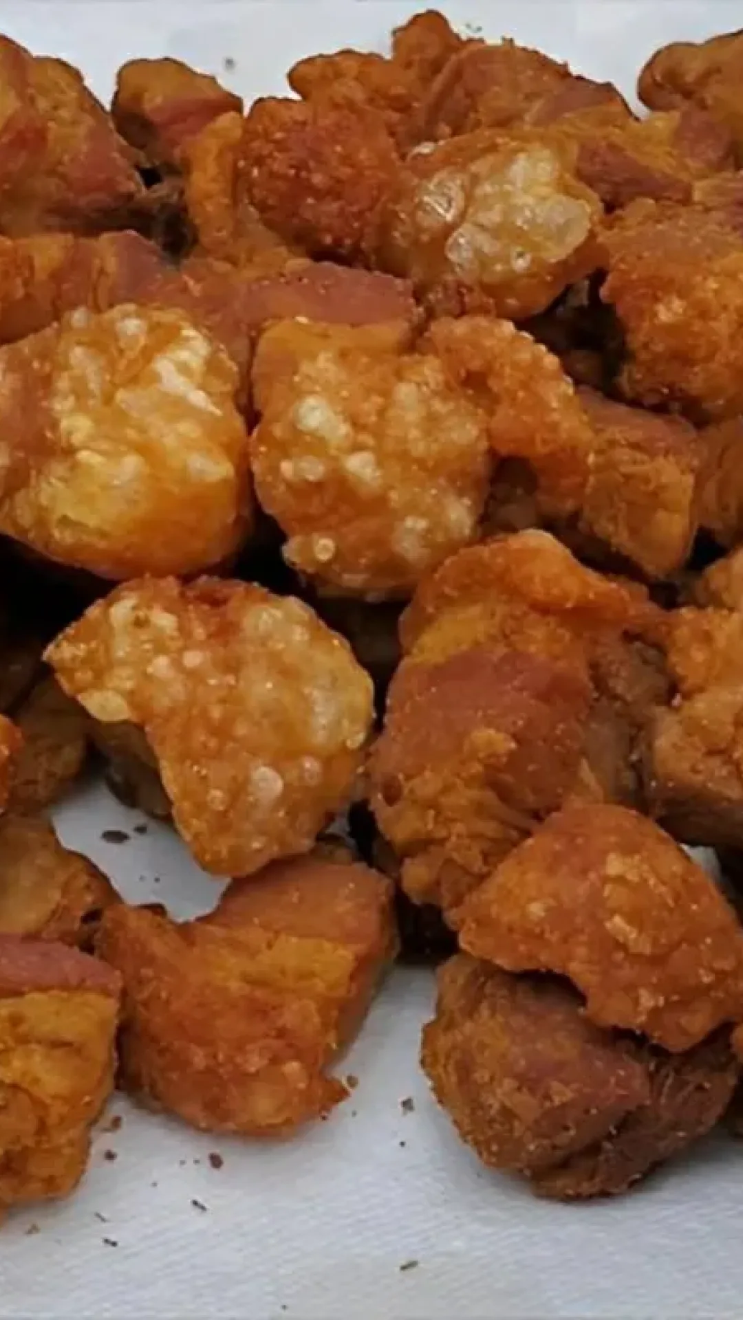 Torresmo à pururuca sequinho e gostoso para fazer em casa sem sujeira uma delícia