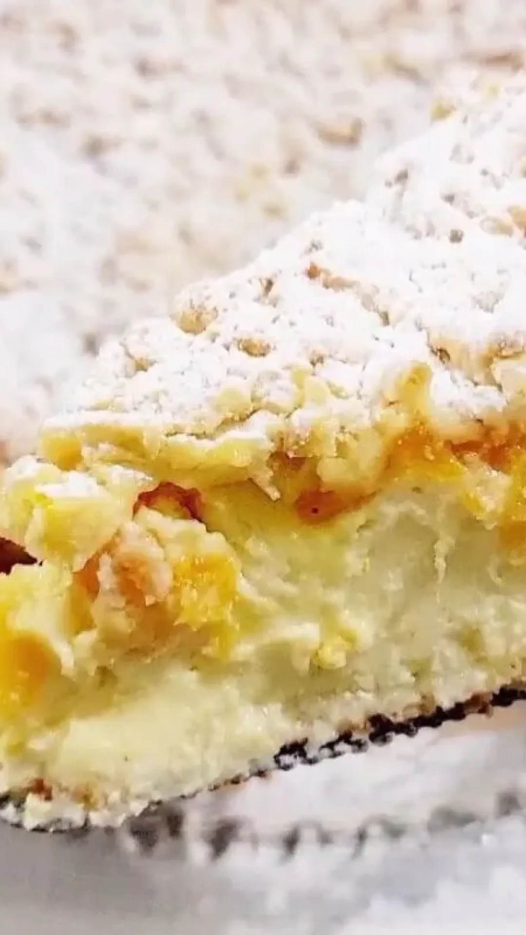 Torta cheesecake de ricota com recheio de damascos, uma receita refinada e cheia de sabor