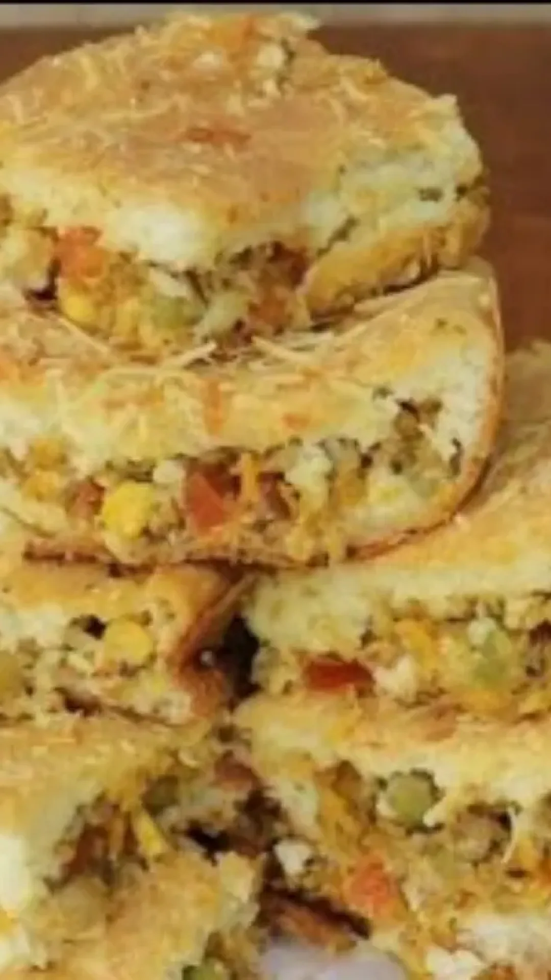 Torta de arroz amanhecido saborosa e econômica: jeito delicioso de aproveitar a sobra do almoço