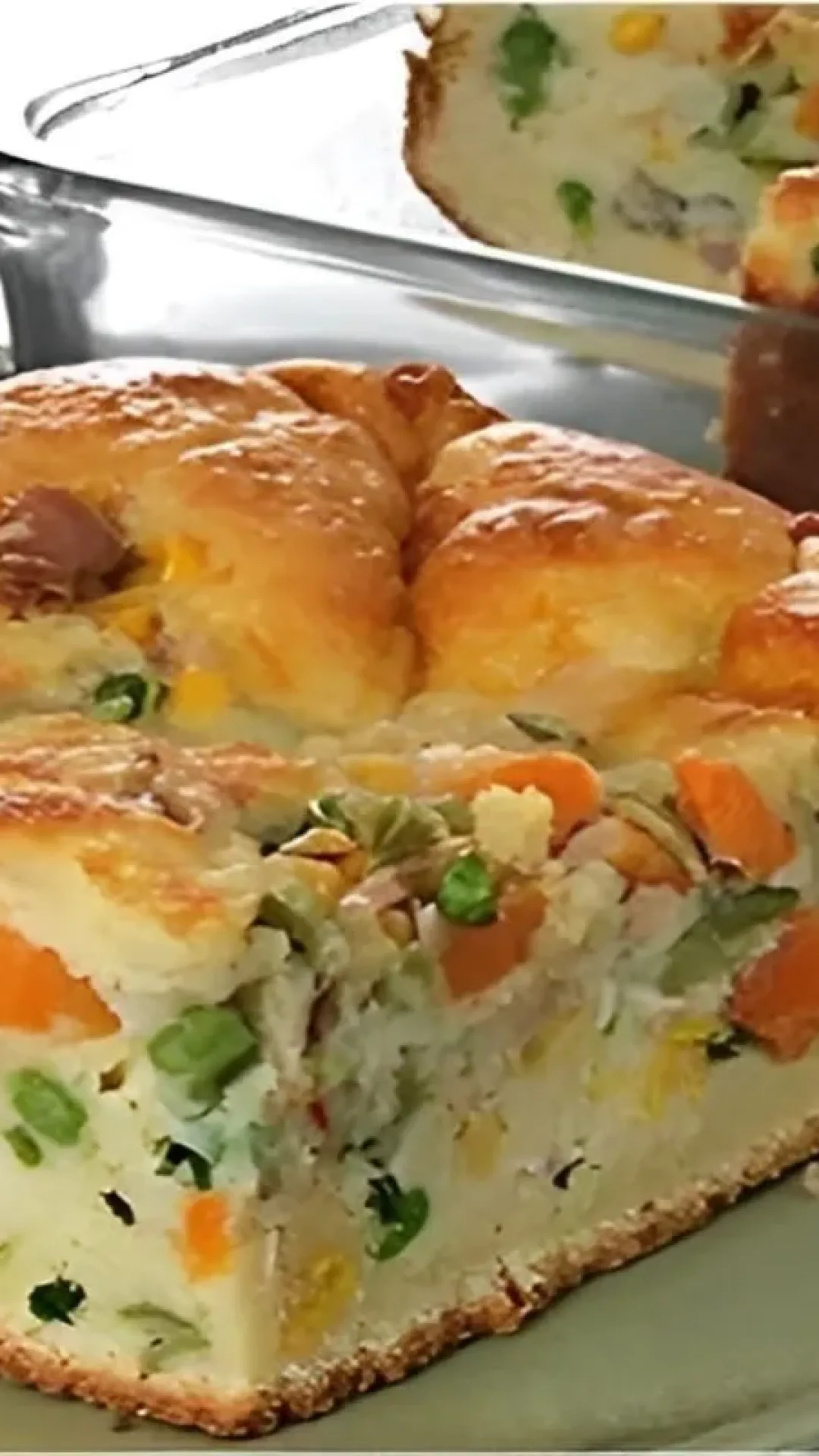 Torta de atum e legumes de liquidificador é só bater os ingredientes e levar para assar