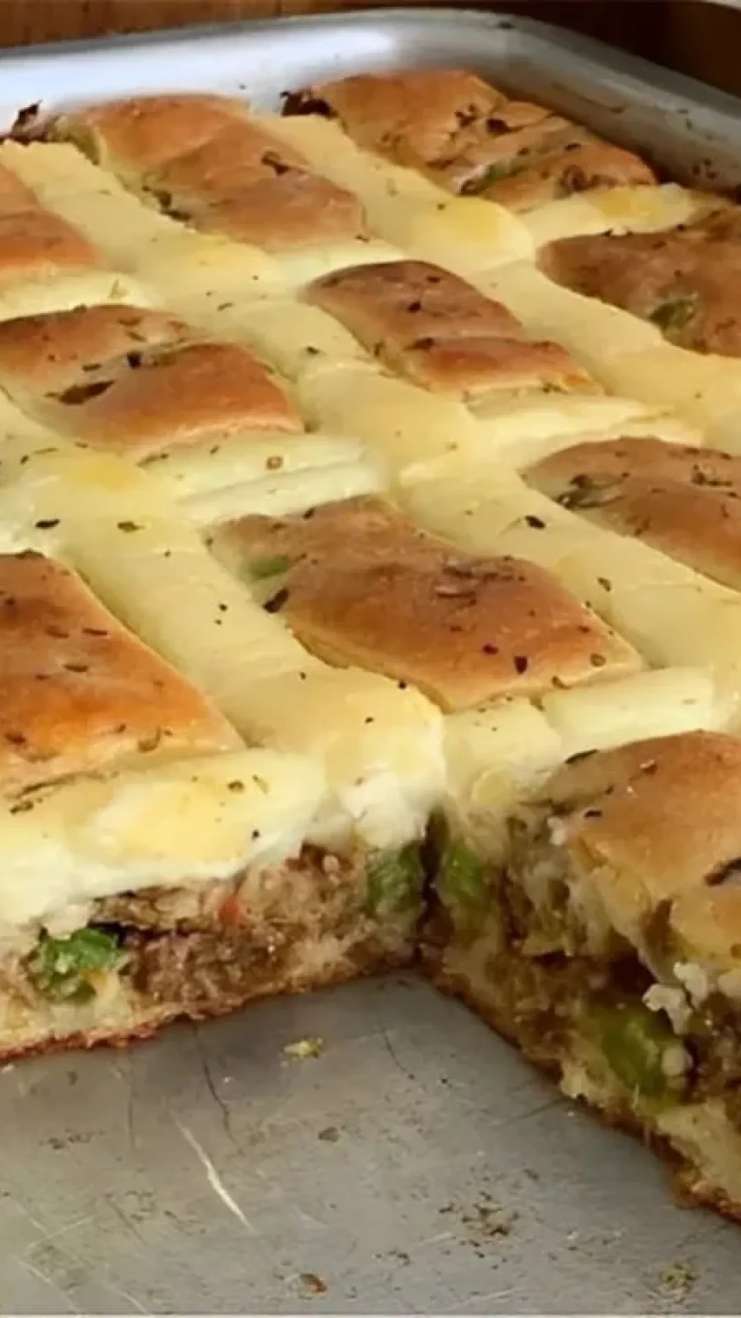 Torta de carne moída uma torta de liquidificador com recheio bem temperadinho e delicioso