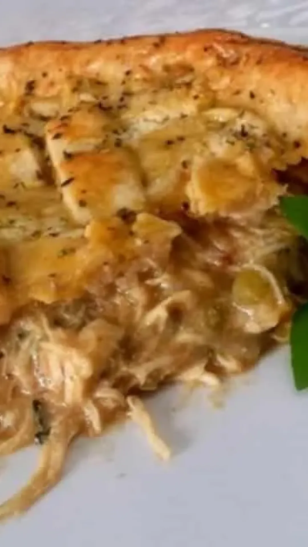 Torta de frango cremosa perfeita para o lanche ou jantar que vai encantar sua família