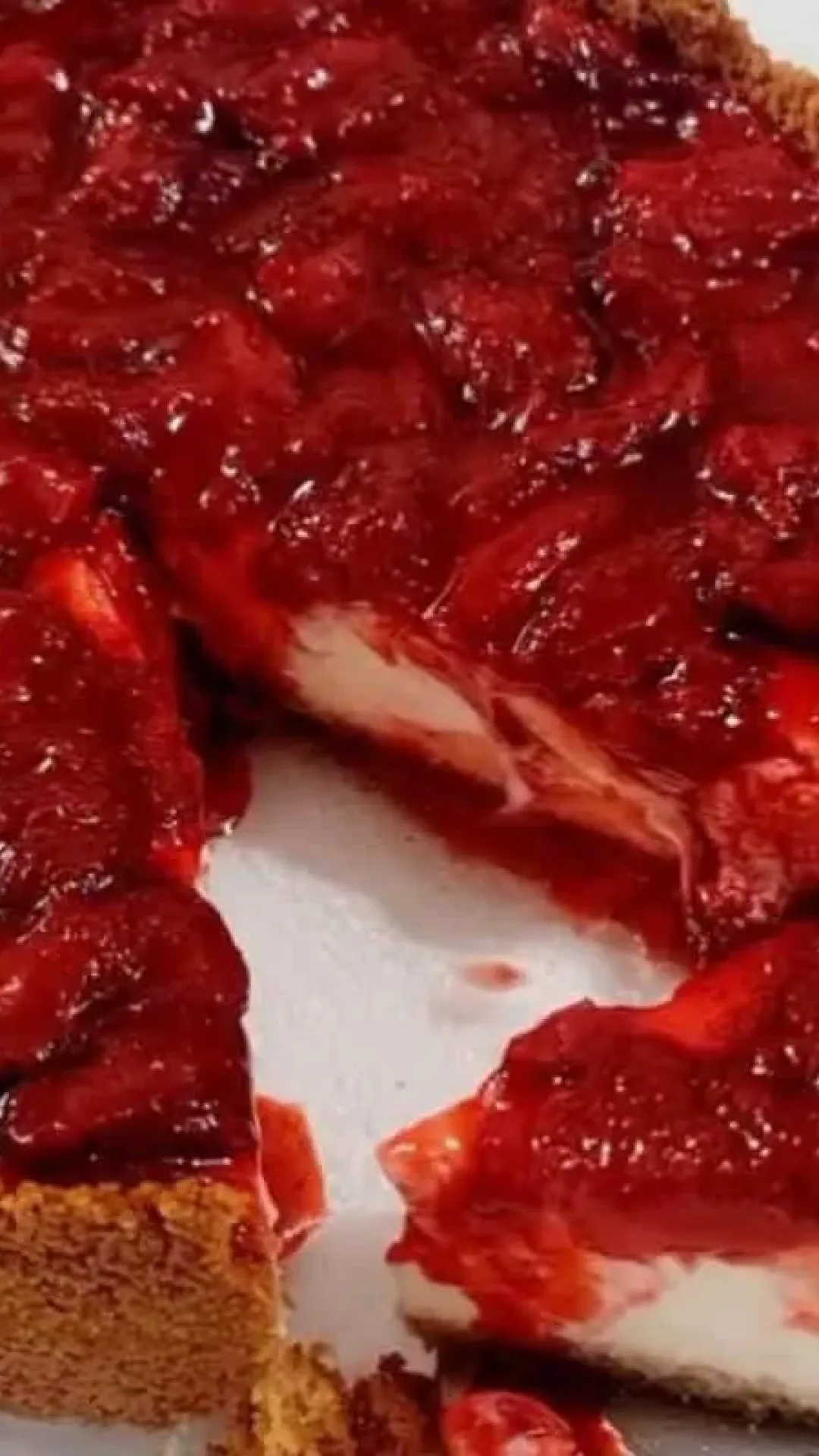 Torta de iogurte com morangos fácil, leve e impossíve comer apenas um pedaço