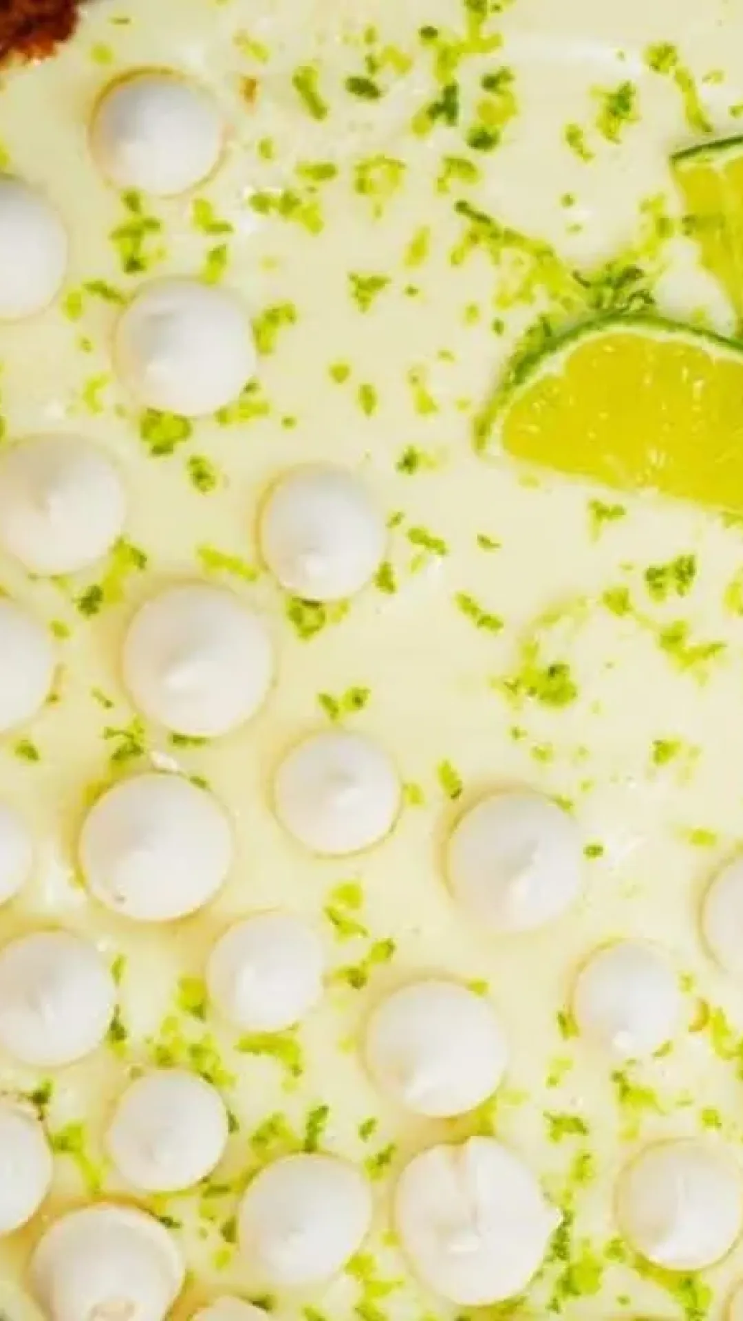 Torta de limão cremosa e refrescante perfeita para sobremesa de fim de semana