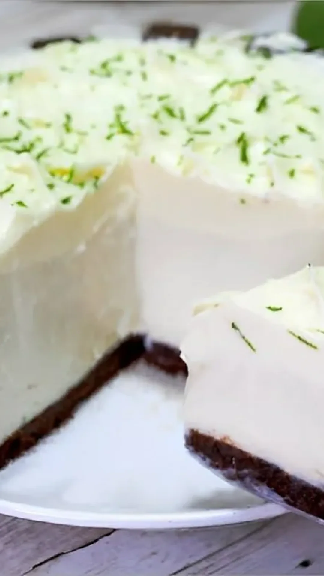 Torta de limão super cremosa e refrescante para o servir como sobremesa de natal