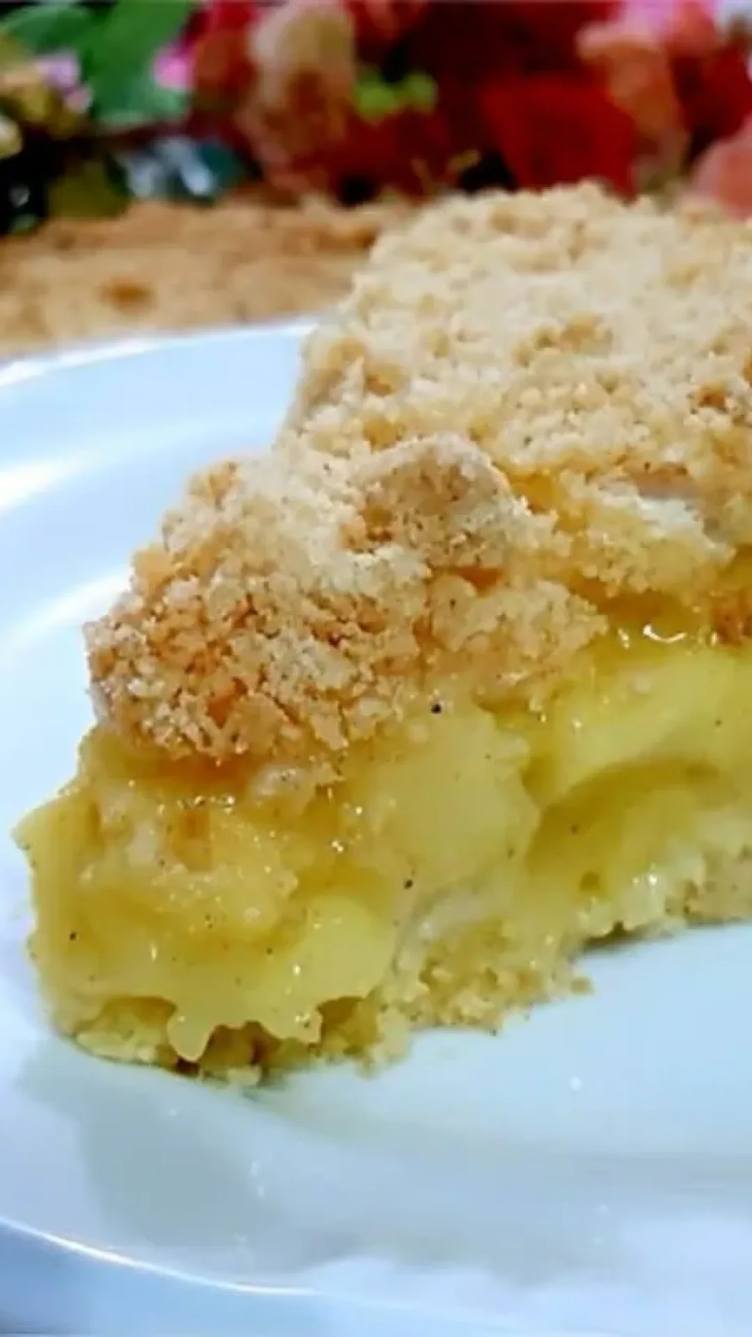 Torta de maçã cremosa e molhadinha que é a cara do seu natal em casa