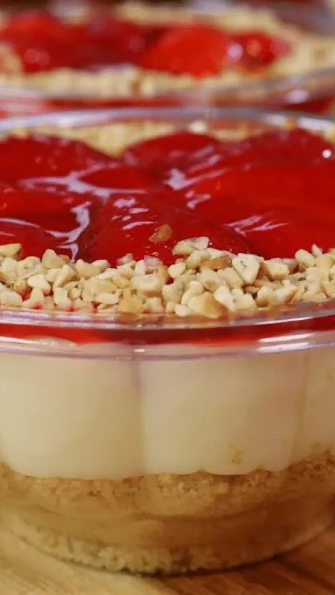Torta de morango no pote fácil de fazer e perfeita para vender