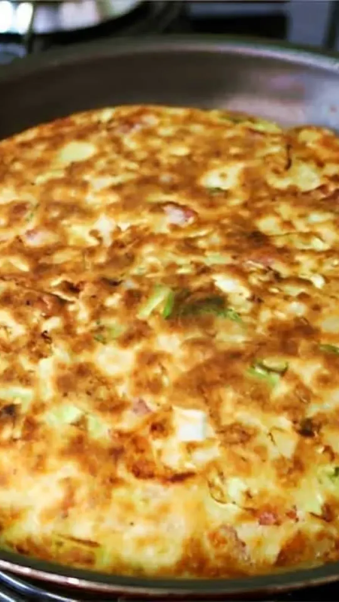 Torta de repolho de frigideira uma torta saudável e que fica pronta em poucos minutos