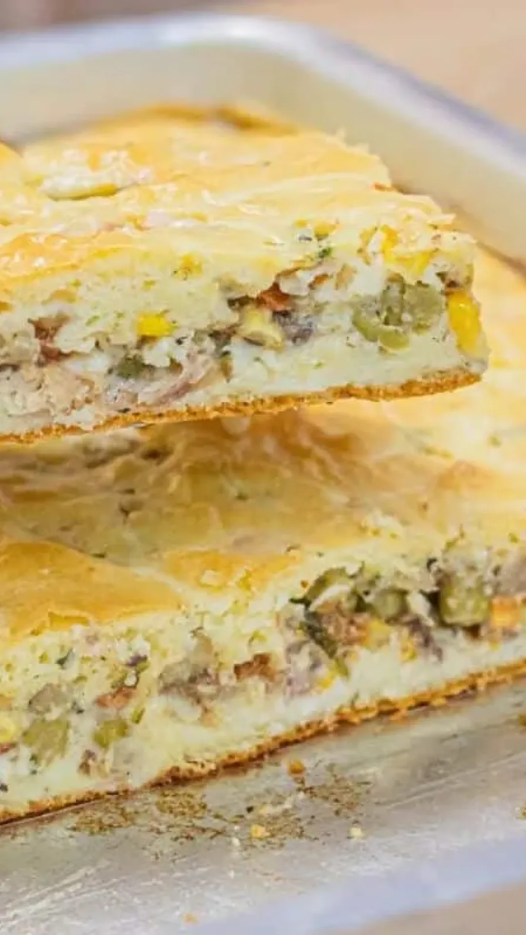 Torta de sardinha com massa incrível e fofinha, que você prepara rapidamente no liquidificador