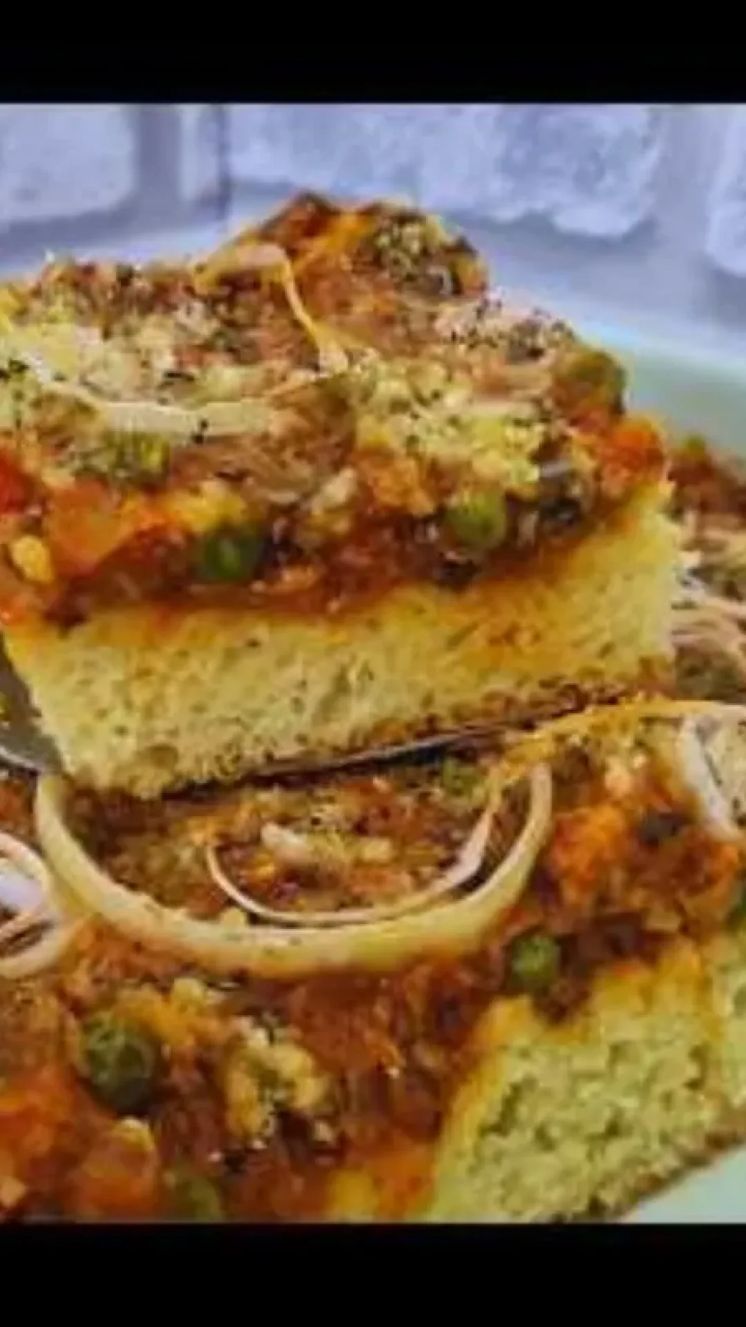 Torta de sardinha de liquidificador com uma massa muito fofinha e um recheio bem úmido
