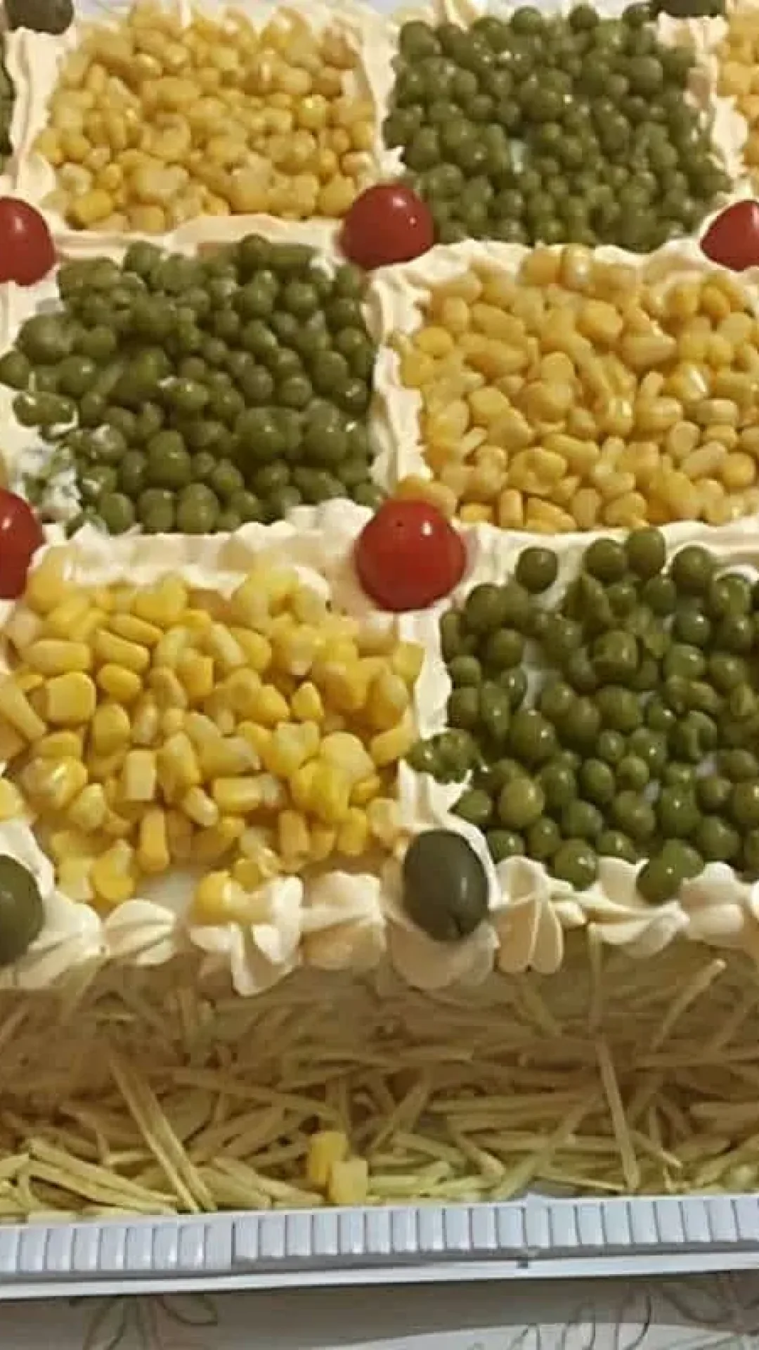 Torta fria de frango feita com pão de forma uma delícia simples e prática de preparar