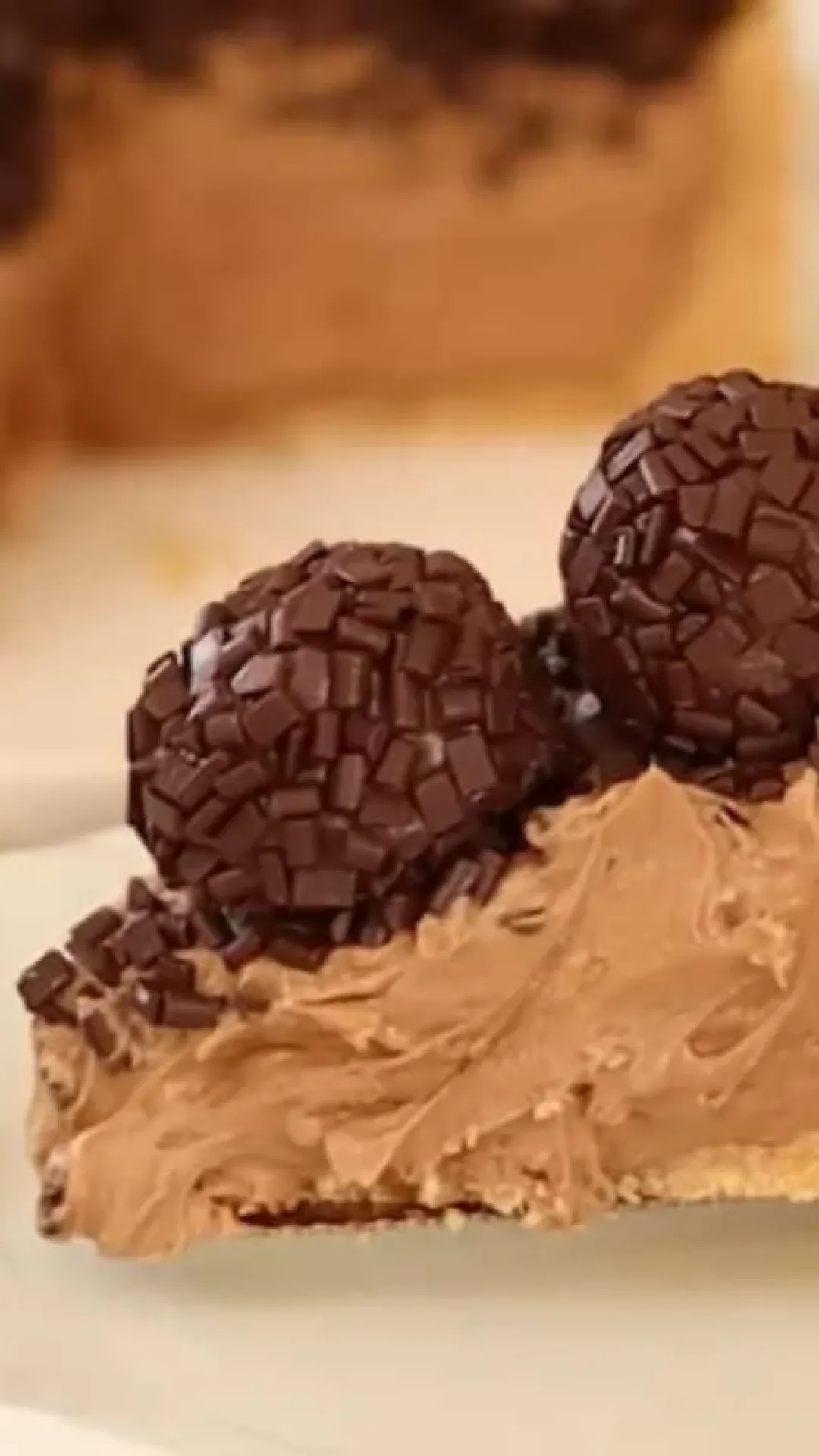 Torta mousse de brigadeiro fácil e deliciosa que desmancha na boca: a sobremesa perfeita