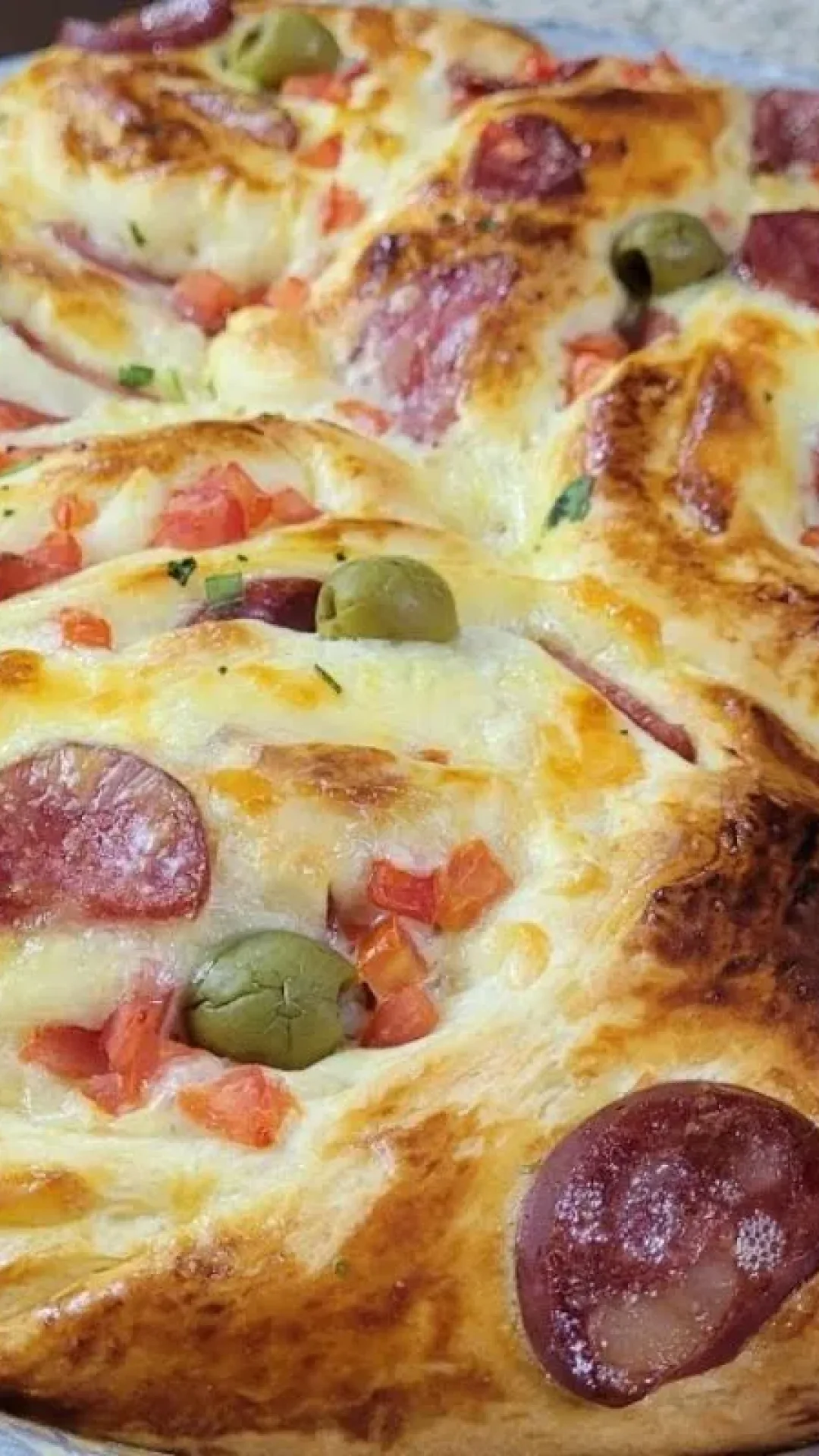 Torta pão de linguiça super fácil e deliciosa: fica um lanche maravilhoso