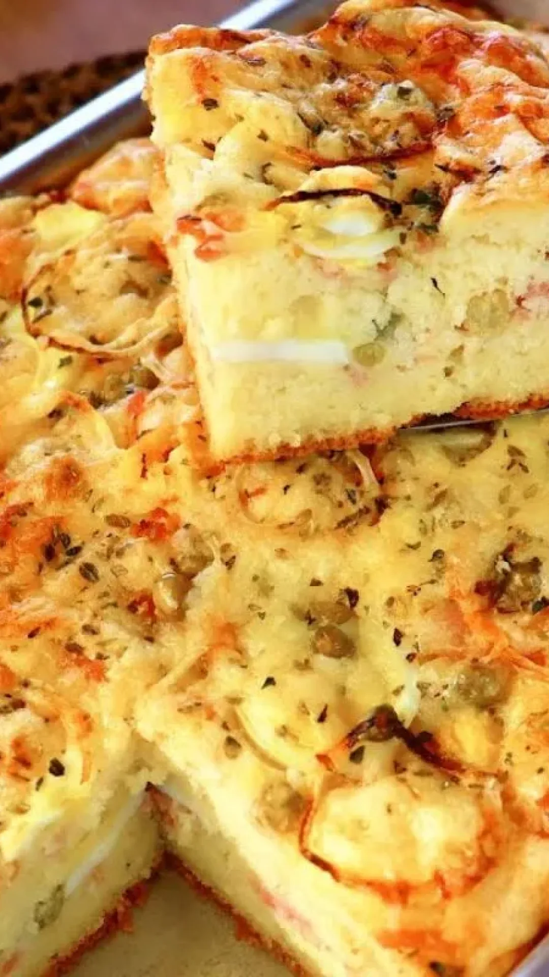 Torta portuguesa prática e rápida, com uma massa fofinha e um recheio tradicional