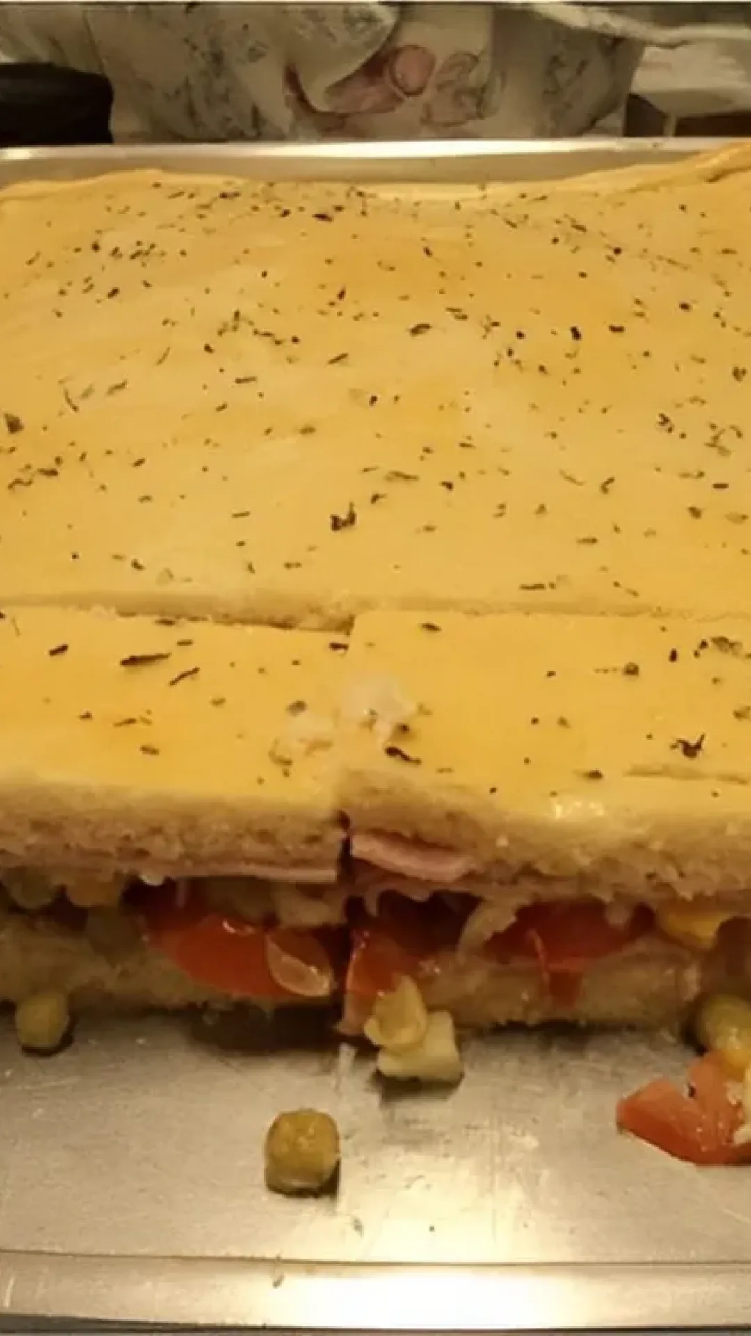 Torta primavera uma torta recheada com frios deliciosa que desmancha na boca
