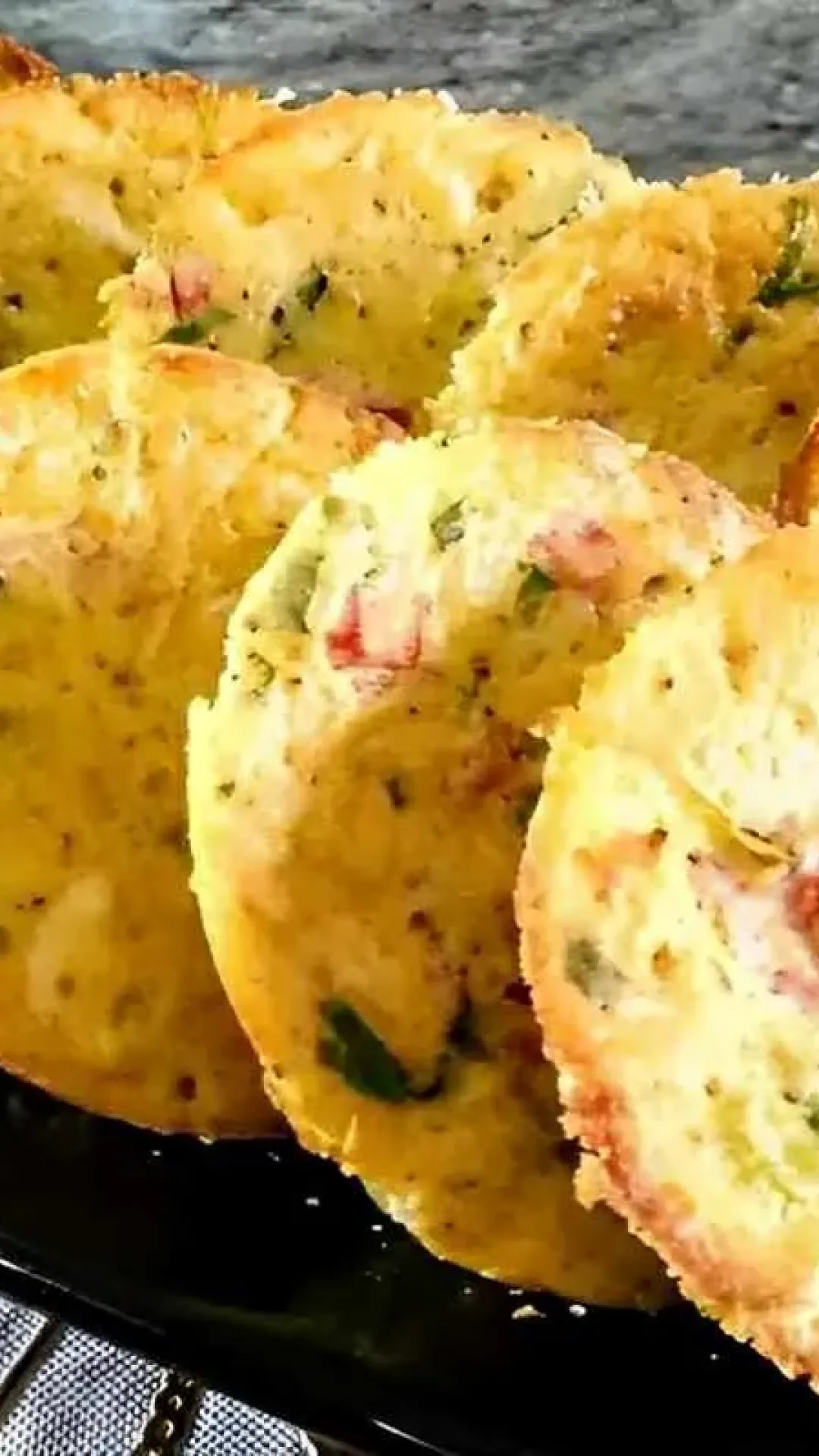 Tortinha de repolho sem farinha de trigo um lanche leve e delicioso para qualquer hora do dia