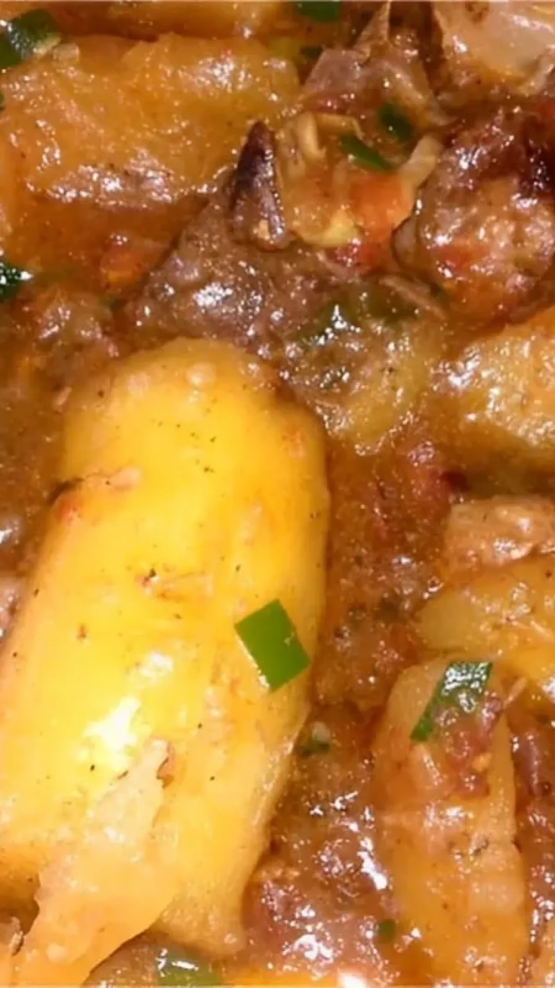 Vaca atolada ou costela com mandioca na panela de pressão deliciosa e perfeita para o almoço ou jantar