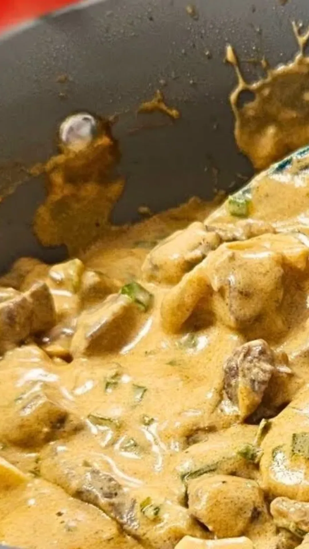 Veja como acertar no ponto do strogonoff de carne e deixar igual do restaurante